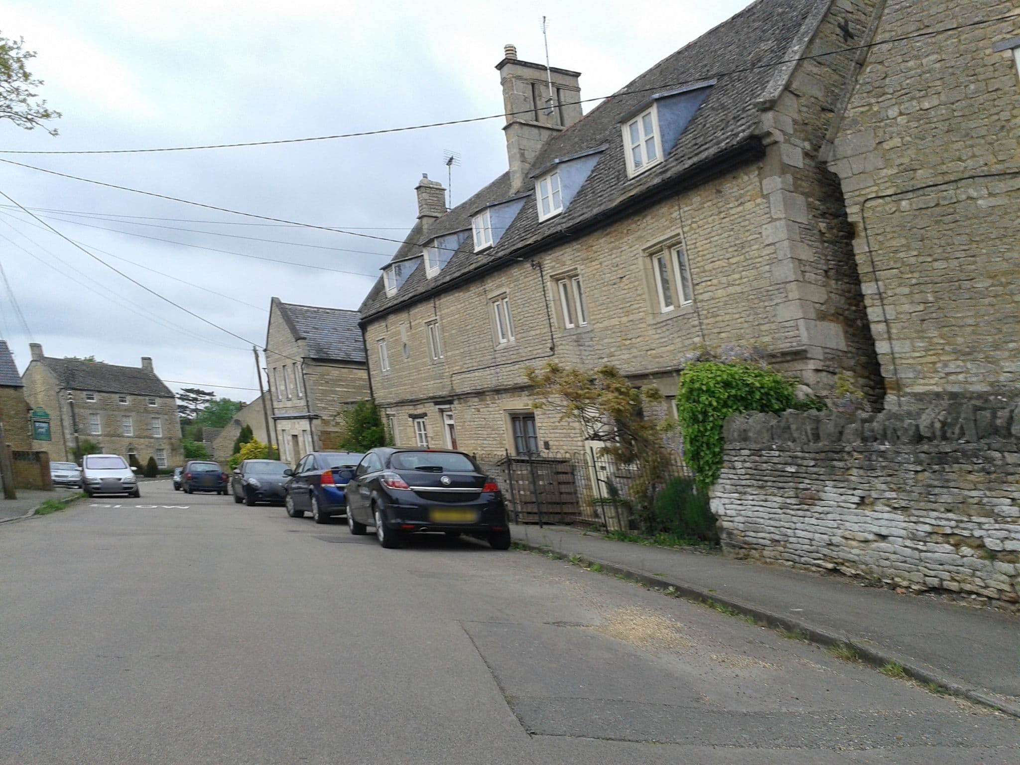 Street view near Gretton Garden Cottage, Corby — © cyclestreets (CC BY-SA · Mapillary)