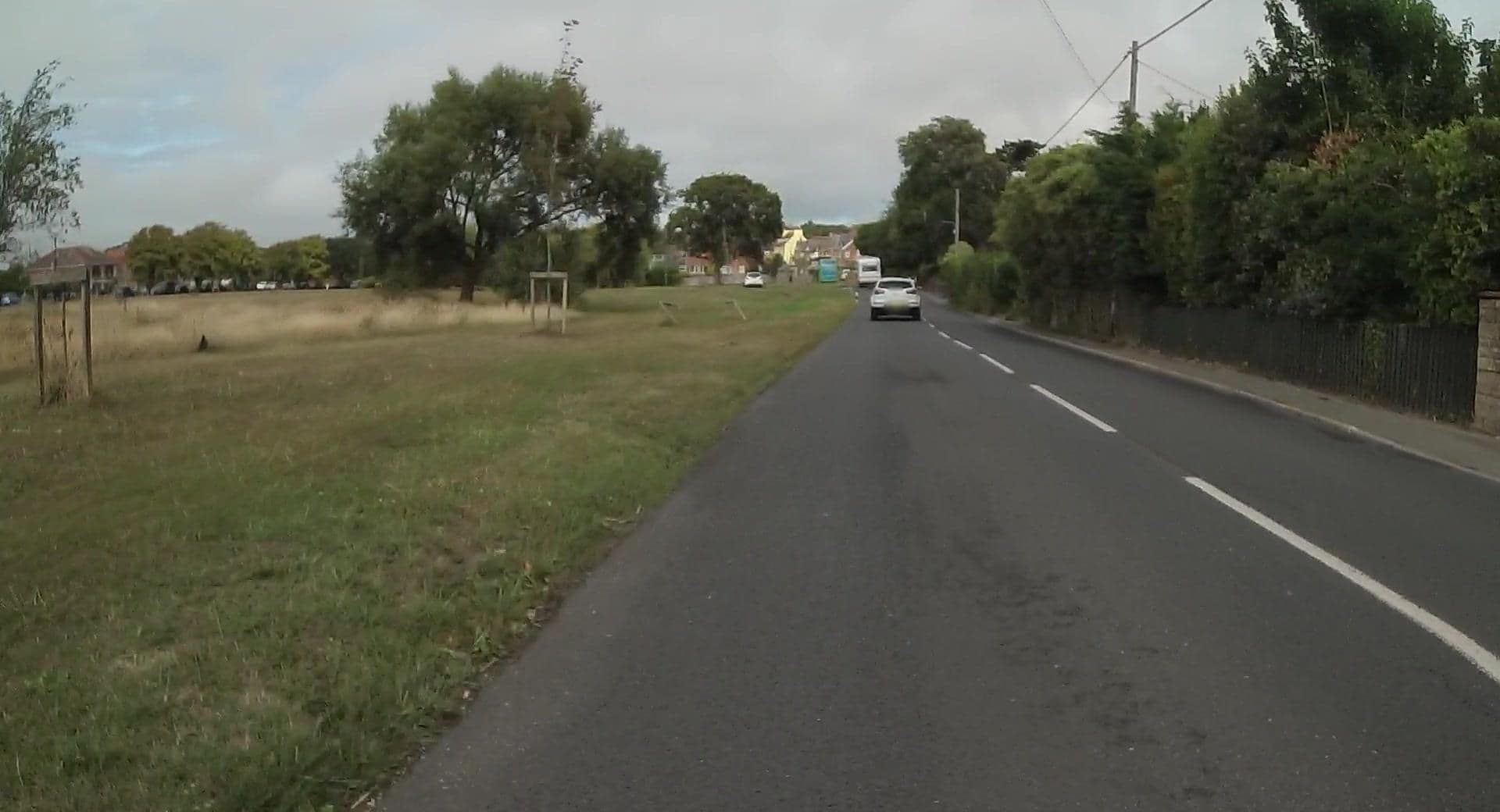 Street view near The Hoo, Totland — © jpennycook (CC BY-SA · Mapillary)