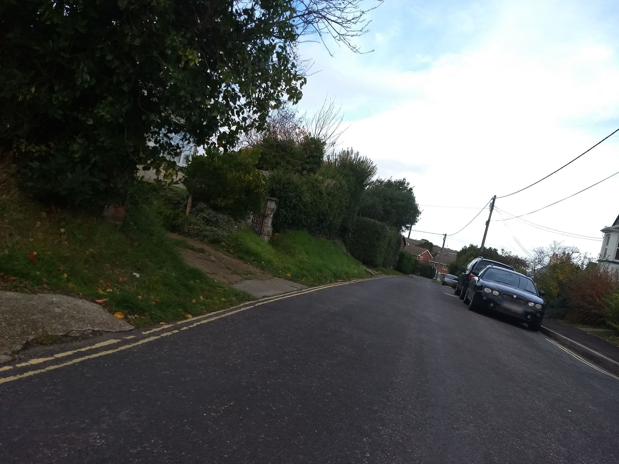 Street view near Ruskin Lodge, Freshwater — © mappernerd (CC BY-SA · Mapillary)