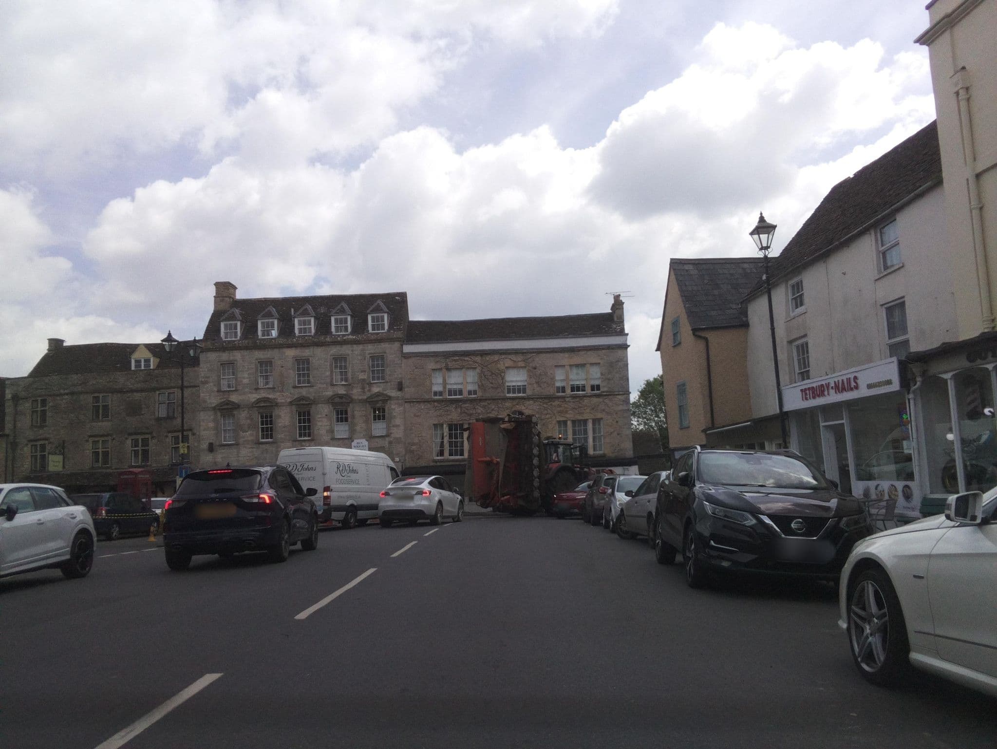 Street view near Avon Cottage, Tetbury — © southglos (CC BY-SA · Mapillary)