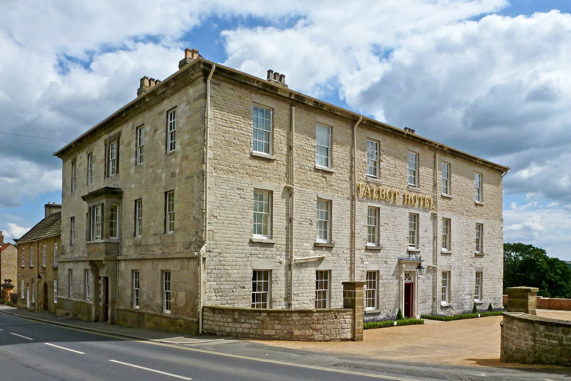 The Talbot (via Wikimedia Commons, CC BY 2.0)