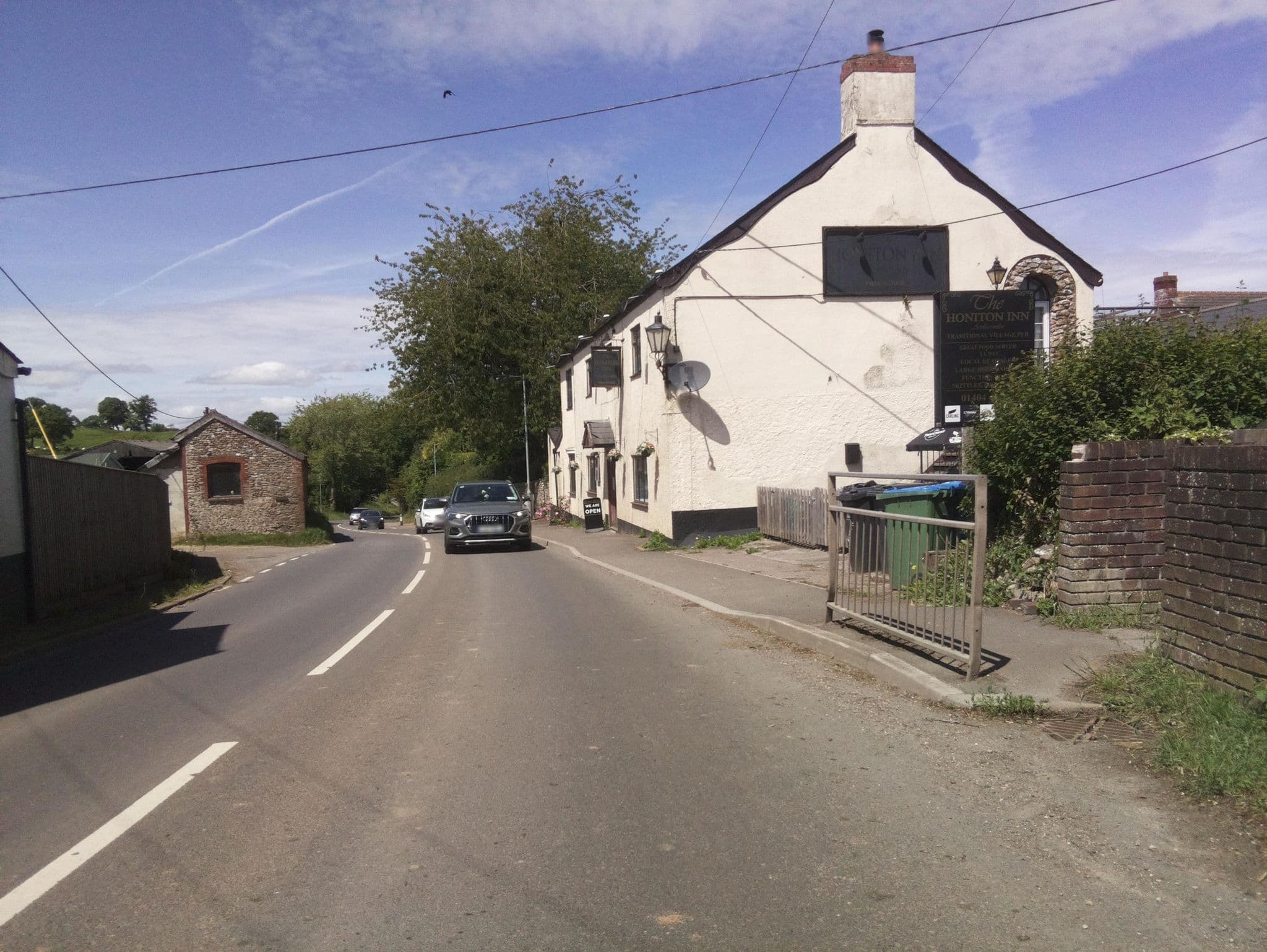 Street view near The Honiton Inn, Honiton — © southglos (CC BY-SA · Mapillary)