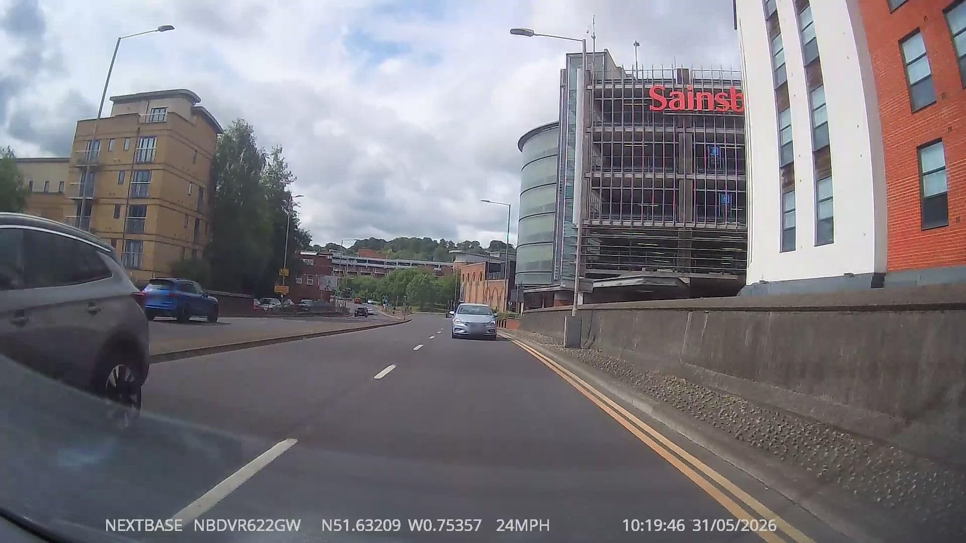 Street view near Premier Inn, High Wycombe — © swinetown (CC BY-SA · Mapillary)