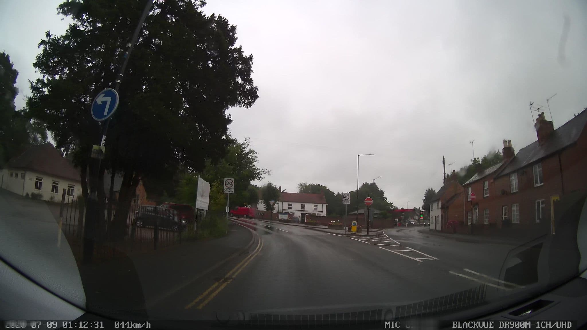 Street view near Victoria Lodge, Kenilworth — © adam2 (CC BY-SA · Mapillary)