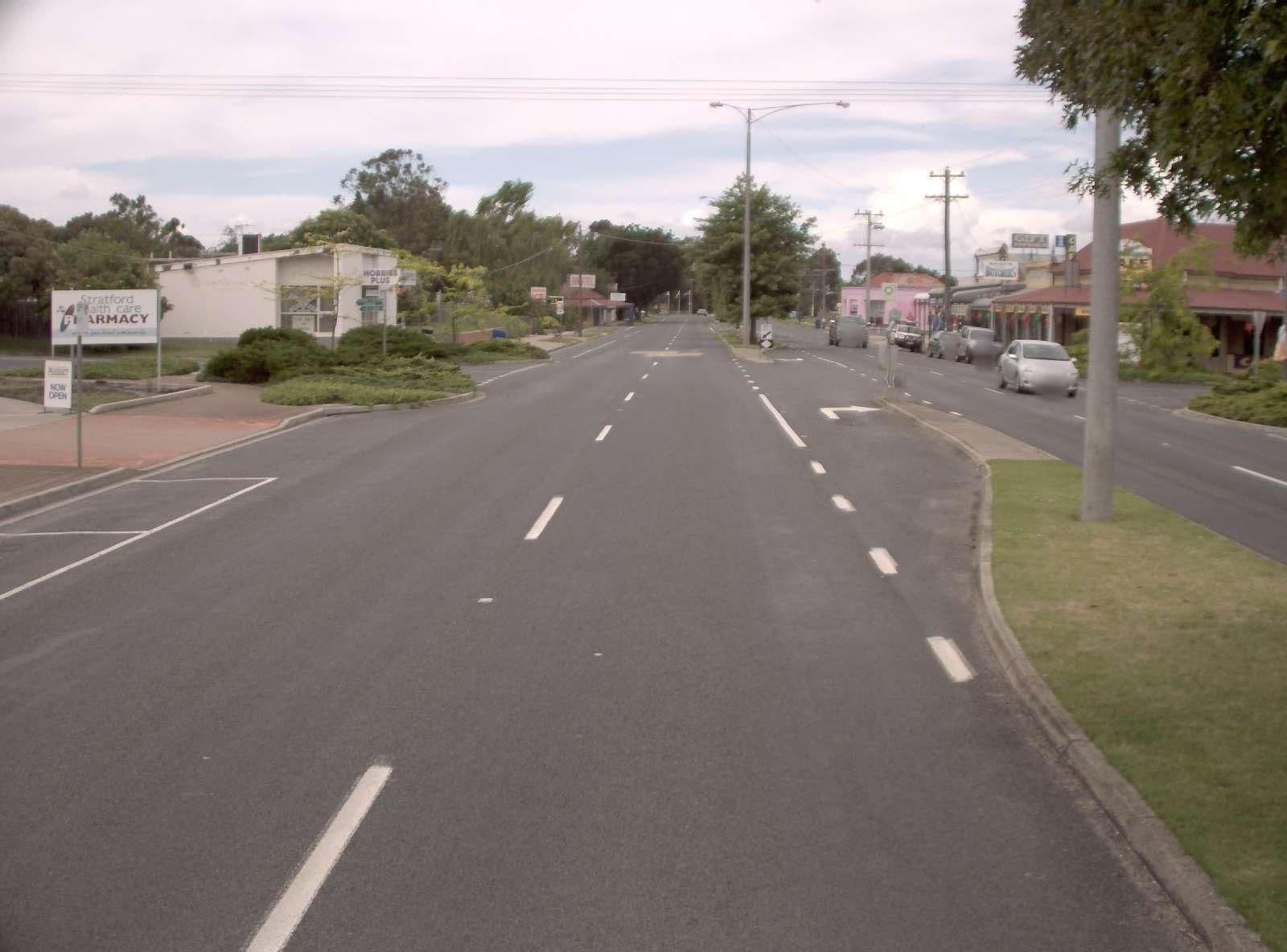 Street view near Avon Hotel, Stratford — © vicroads (CC BY-SA · Mapillary)