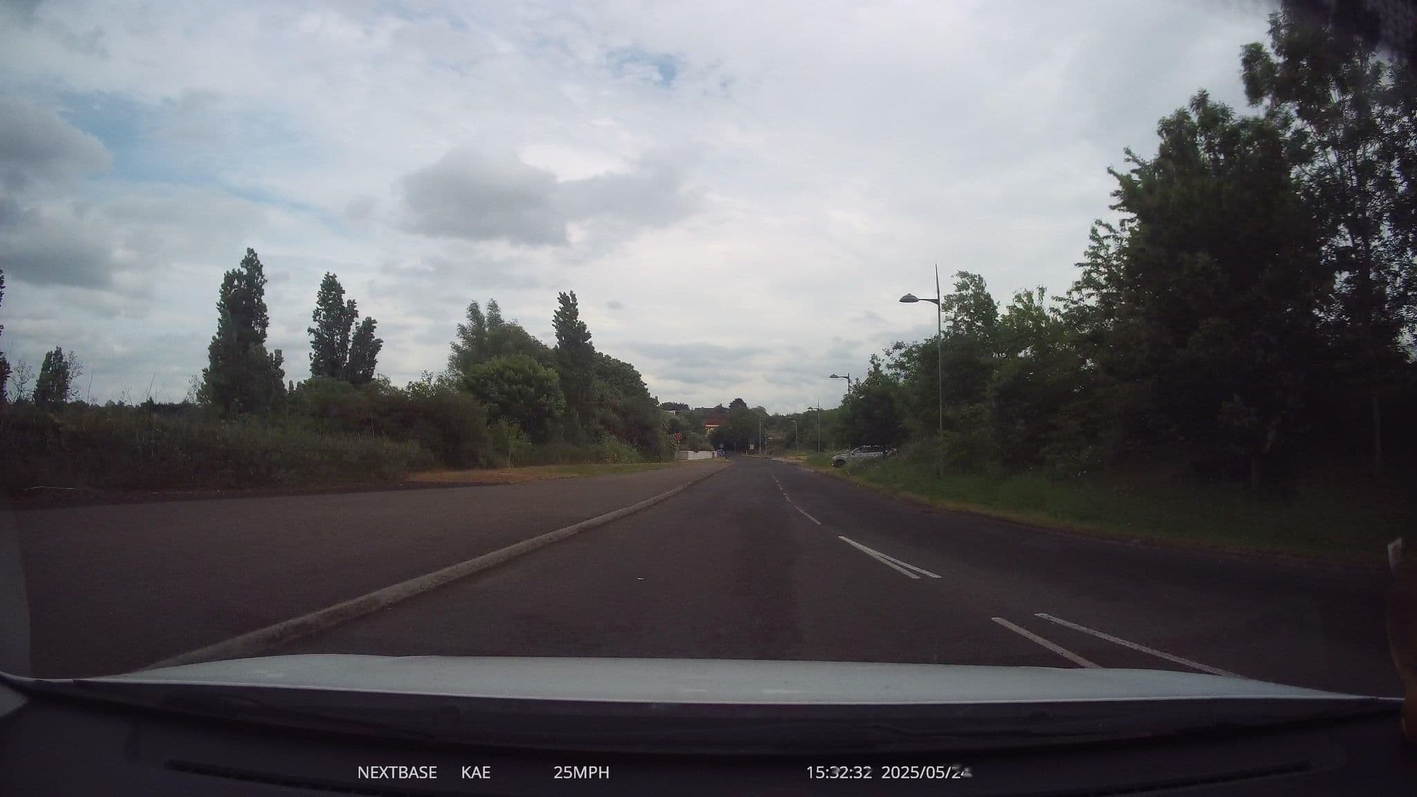 Street view near Travelodge, Istead Rise — © lamaar639 (CC BY-SA · Mapillary)