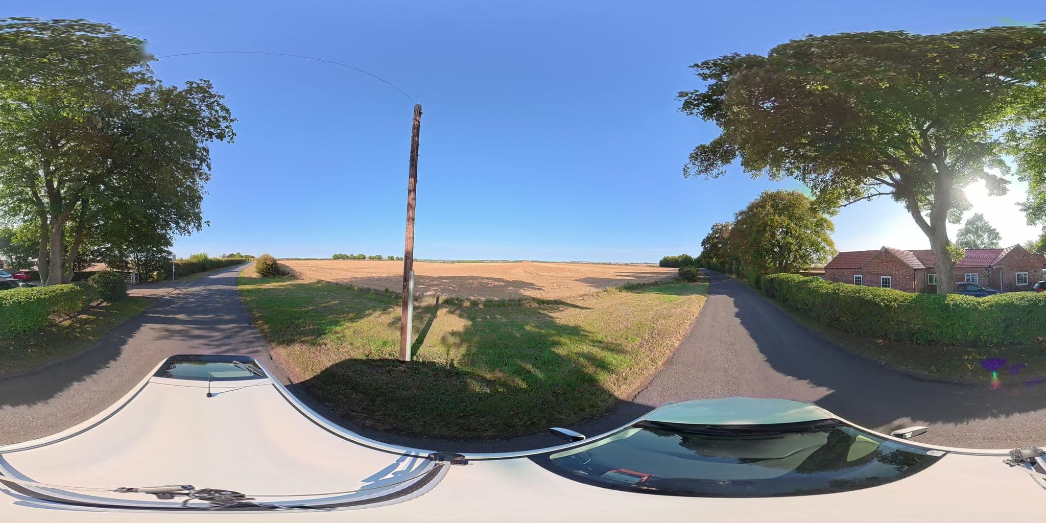Street view near Woody's Top, Louth — © osmplus_org (CC BY-SA · Mapillary)