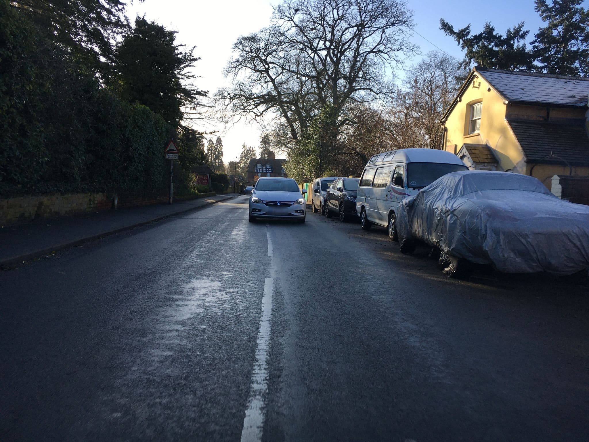 Street view near Glebe Hotel, Warwick — © southglos (CC BY-SA · Mapillary)