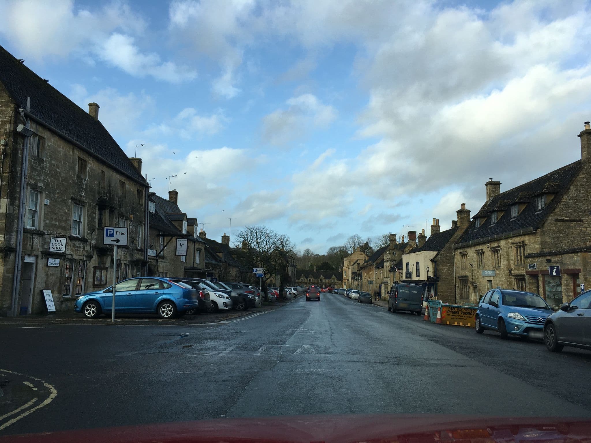 Street view near The Priory, Burford — © southglos (CC BY-SA · Mapillary)