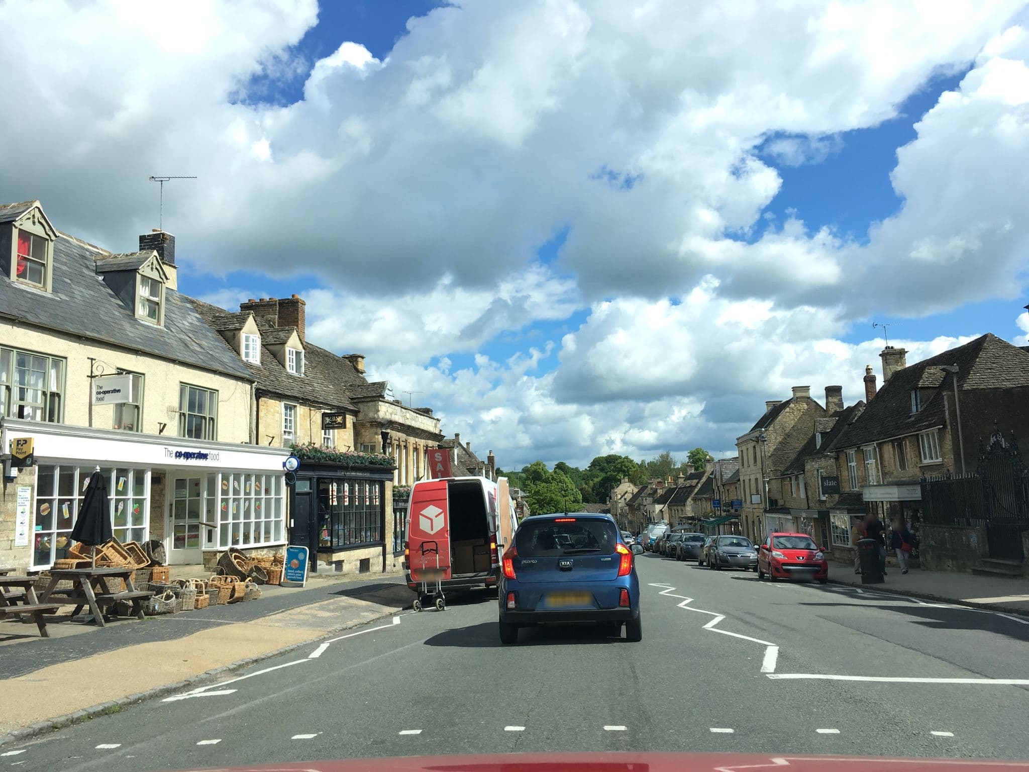Street view near The Golden Pheasant Inn, Burford — © southglos (CC BY-SA · Mapillary)