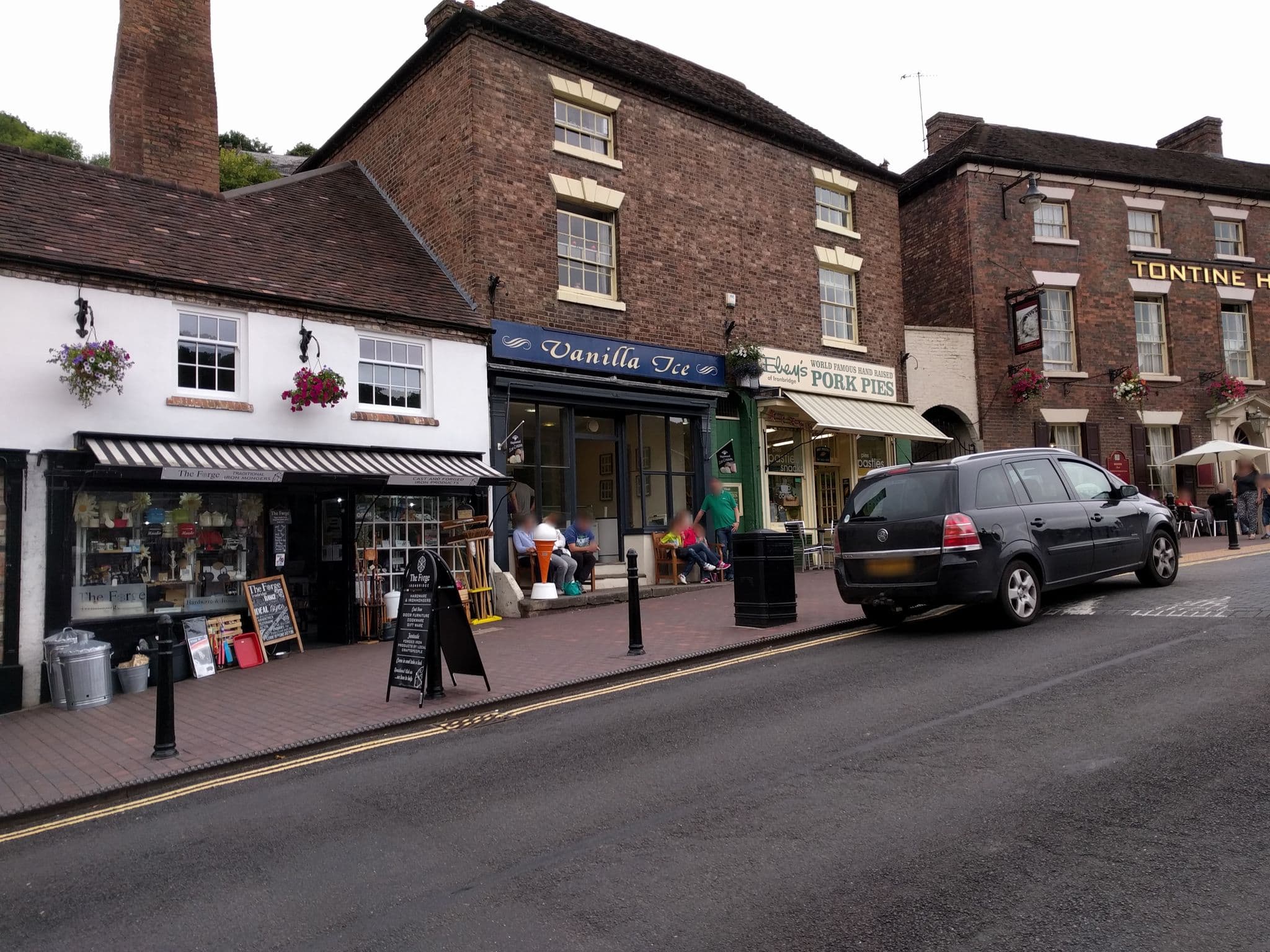 Street view near Tontine Hotel, Ironbridge — © ebel (CC BY-SA · Mapillary)