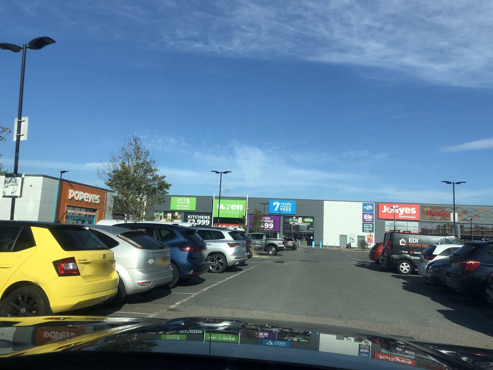 Street view near Premier Inn, Lower Earley — © laye (CC BY-SA · Mapillary)