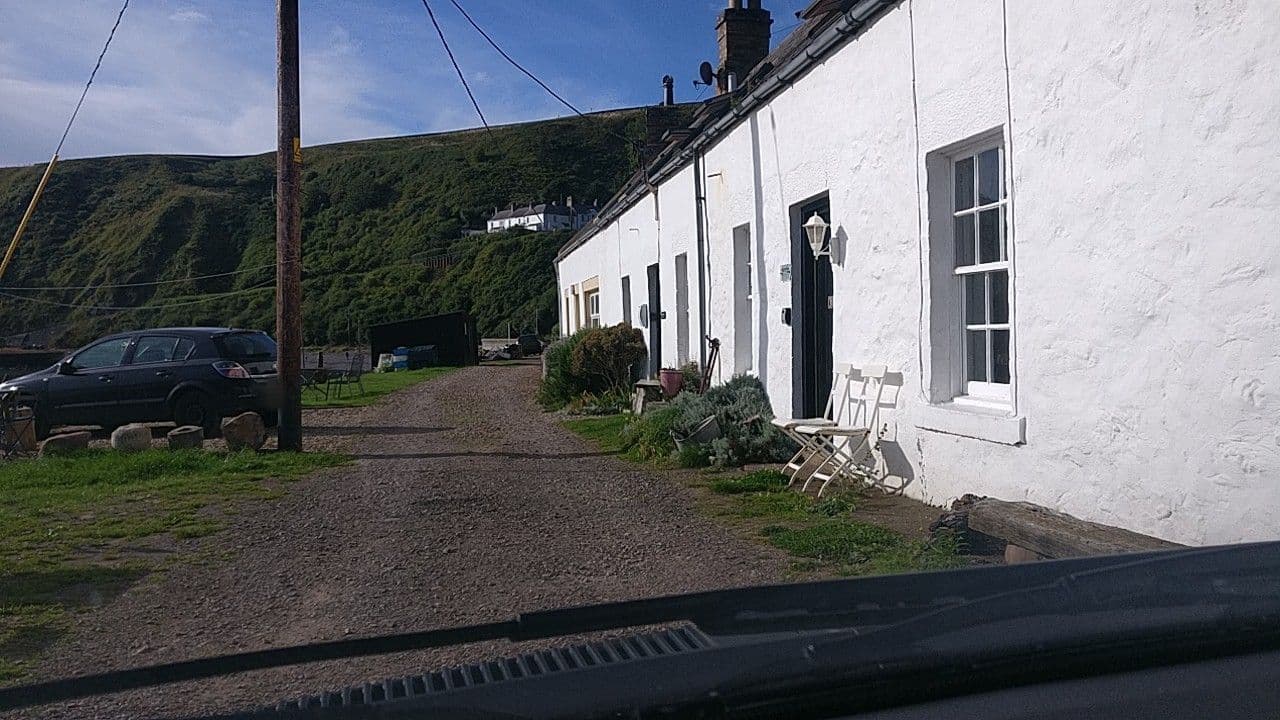 Street view near Shoreside Cottage, Eyemouth — © pjstewart1984 (CC BY-SA · Mapillary)