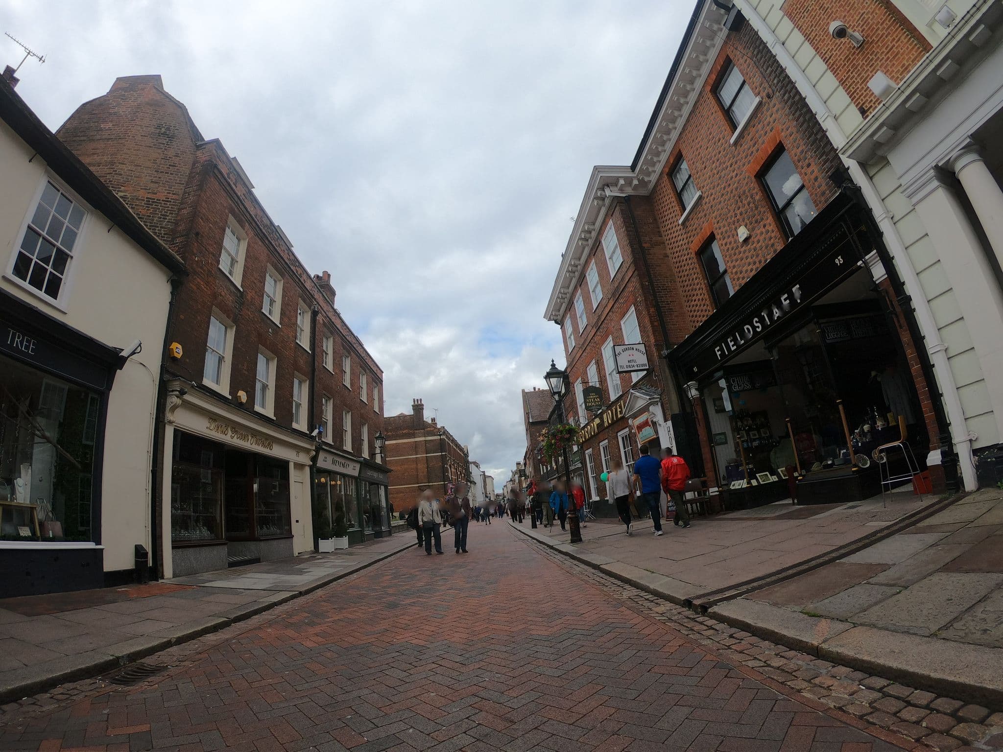 Street view near The Gordon Hotel, Rochester — © paulbiv (CC BY-SA · Mapillary)