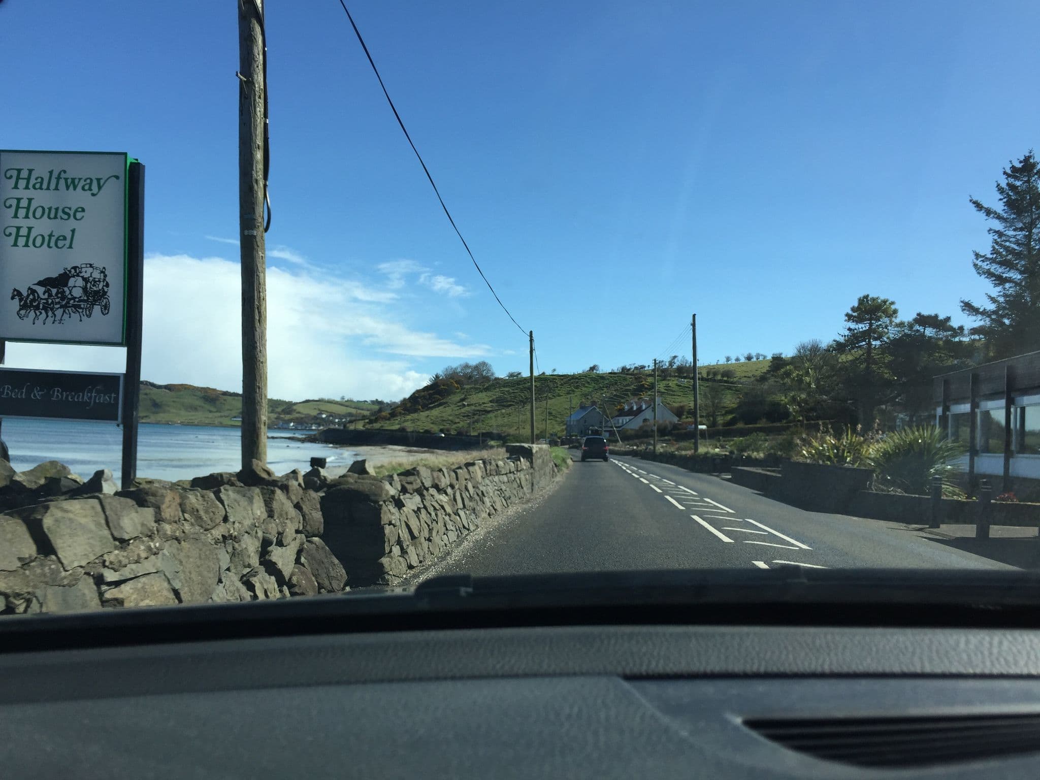 Street view near Halfway House Hotel, Larne — © mackerski (CC BY-SA · Mapillary)