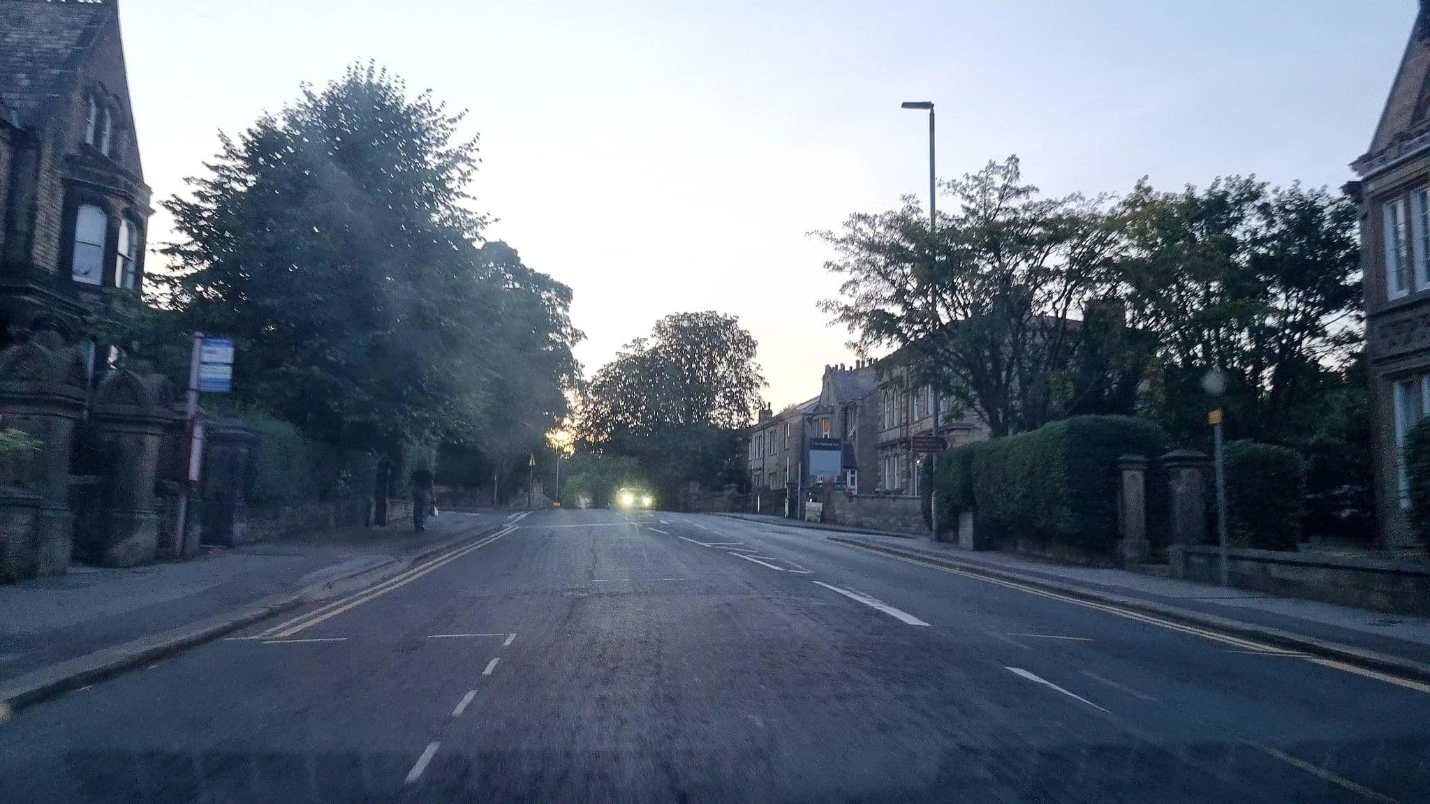 Street view near The Edgerton Hotel, Huddersfield — © mappo2 (CC BY-SA · Mapillary)