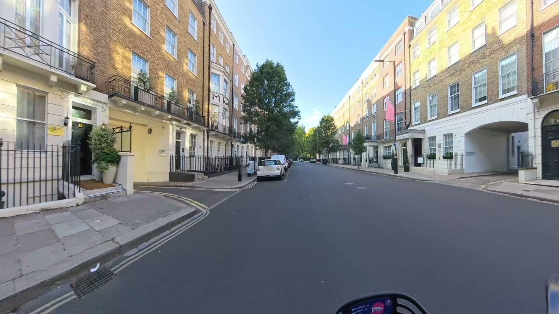 Street view near Shaftesbury Suites London Marble Arch, West End of London — © athuler (CC BY-SA · Mapillary)