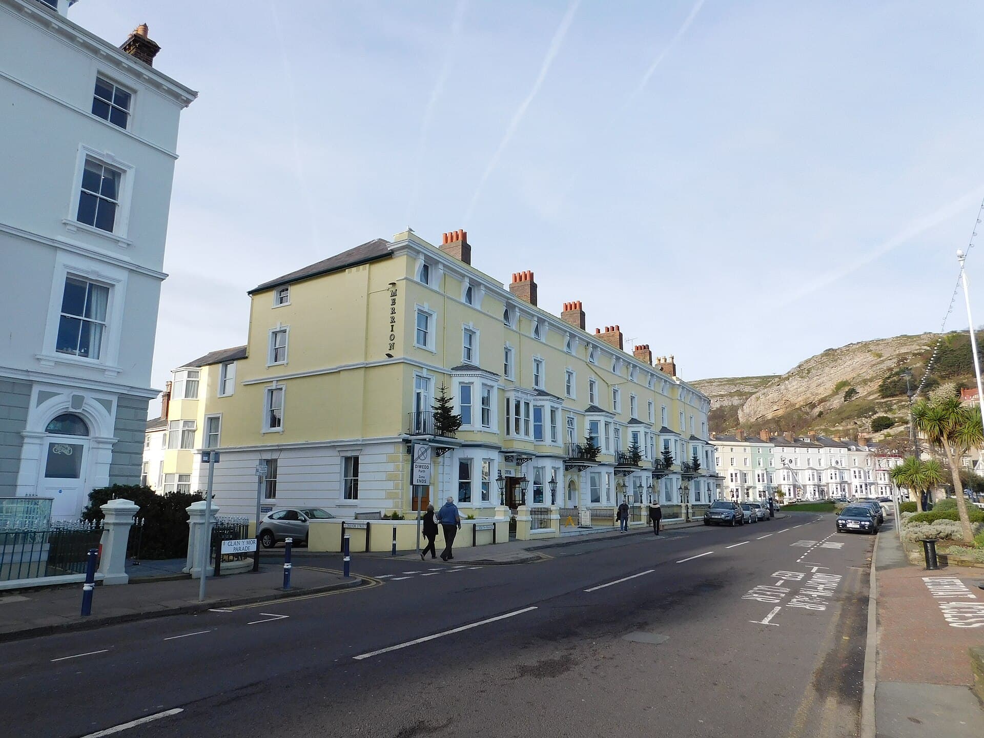 Merrion Hotel (via Wikimedia Commons, CC BY-SA 4.0)
