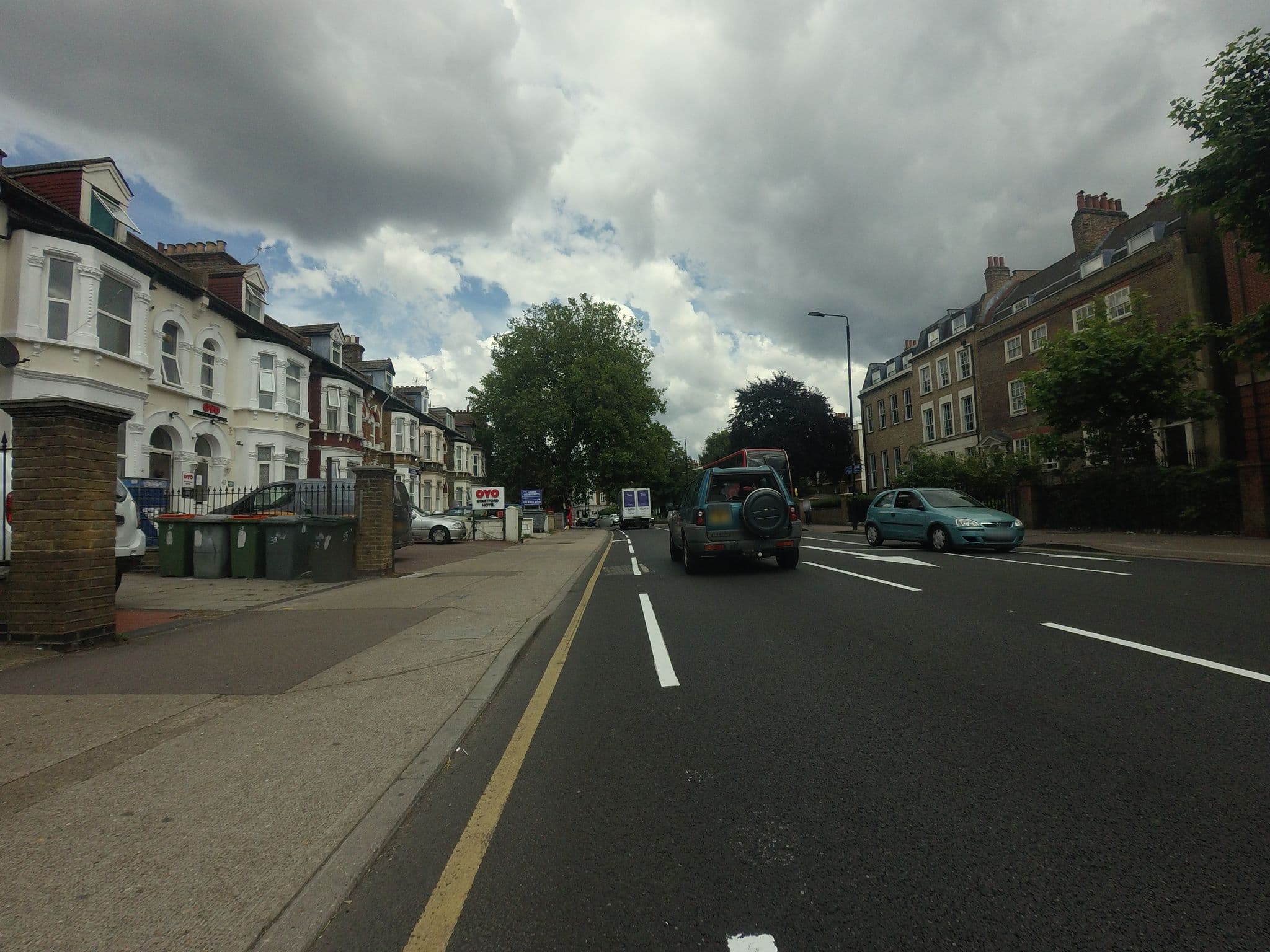 Street view near OYO Stratford Hotel, Stratford — © rskedgell (CC BY-SA · Mapillary)