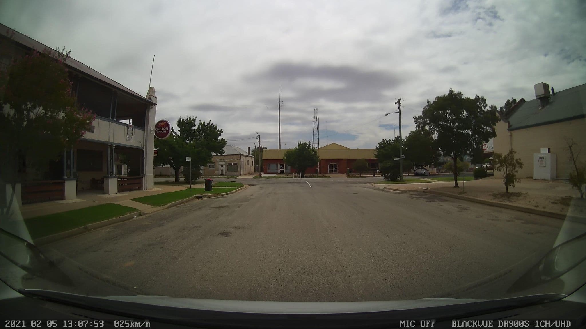Street view near Tattersalls Hotel, Swan Hill — © bob3bob3 (CC BY-SA · Mapillary)