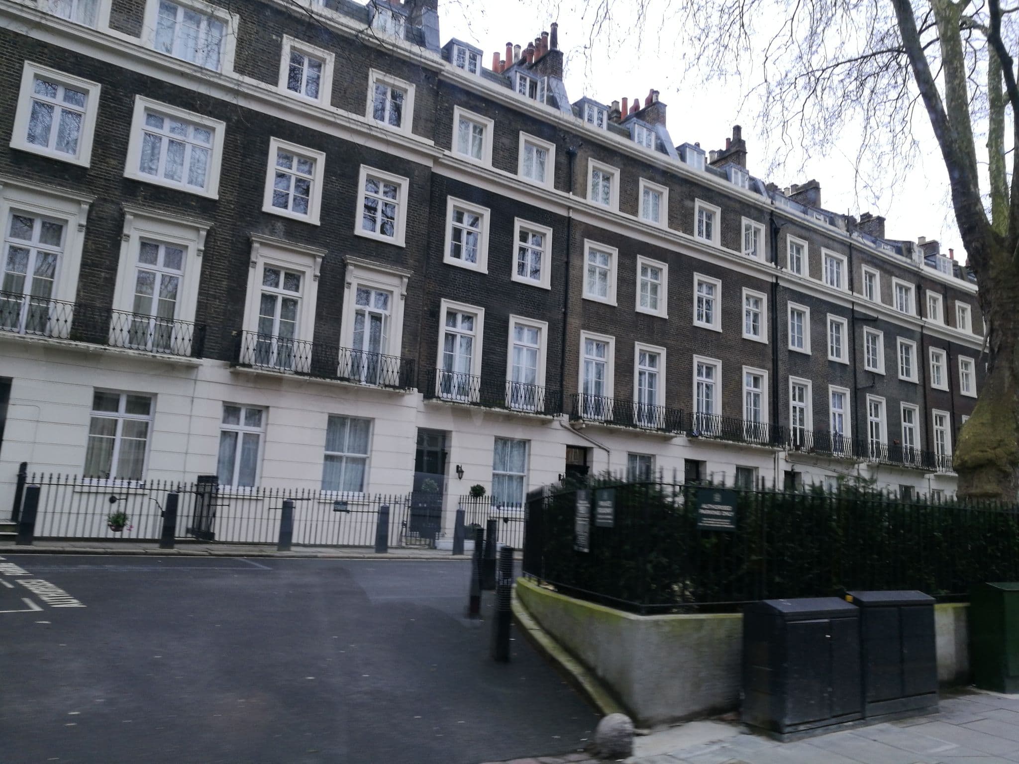 Street view near Linden House Hotel, Hyde Park — © rsandu (CC BY-SA · Mapillary)