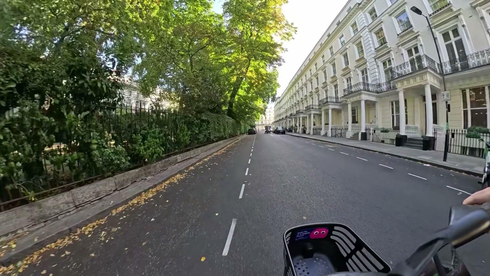 Street view near Bayswater Inn Hotel, Lancaster Gate — © athuler (CC BY-SA · Mapillary)