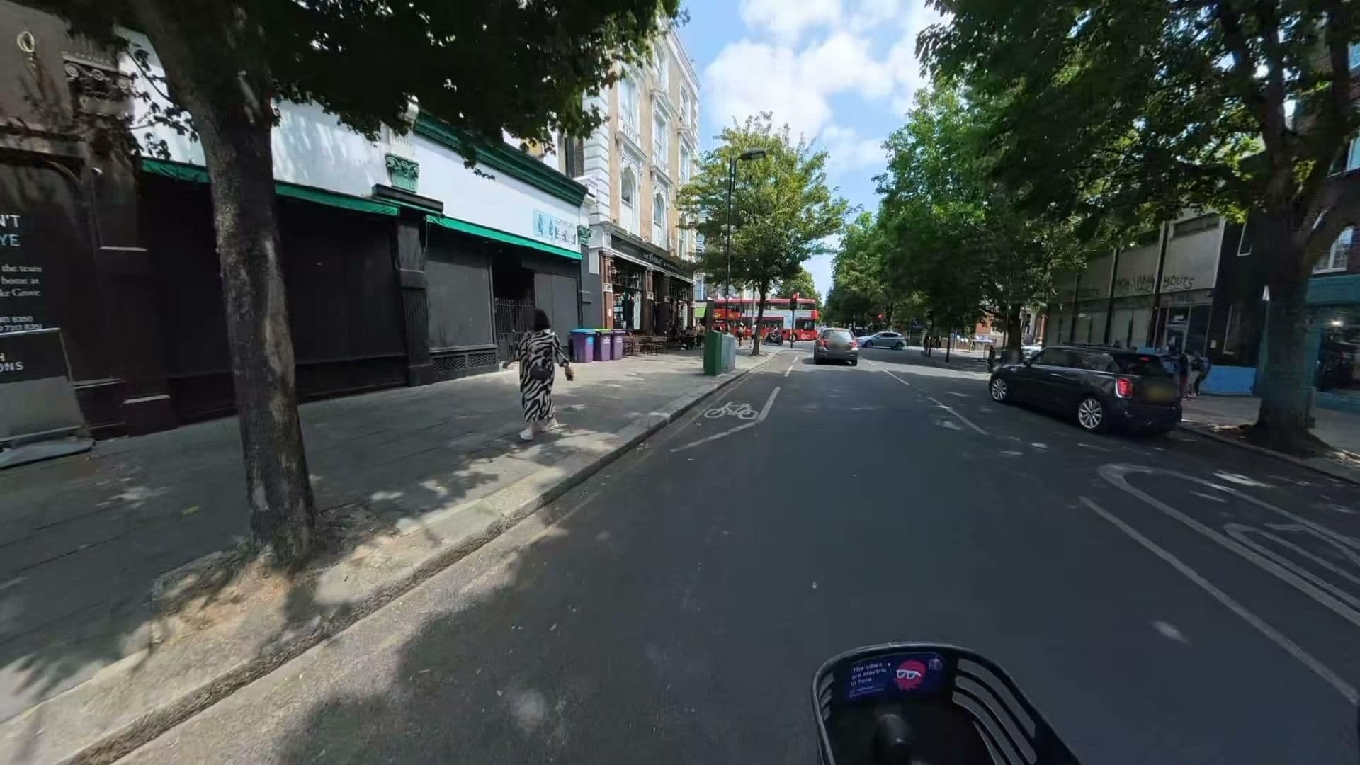 Street view near The KPH, Notting Hill — © athuler (CC BY-SA · Mapillary)