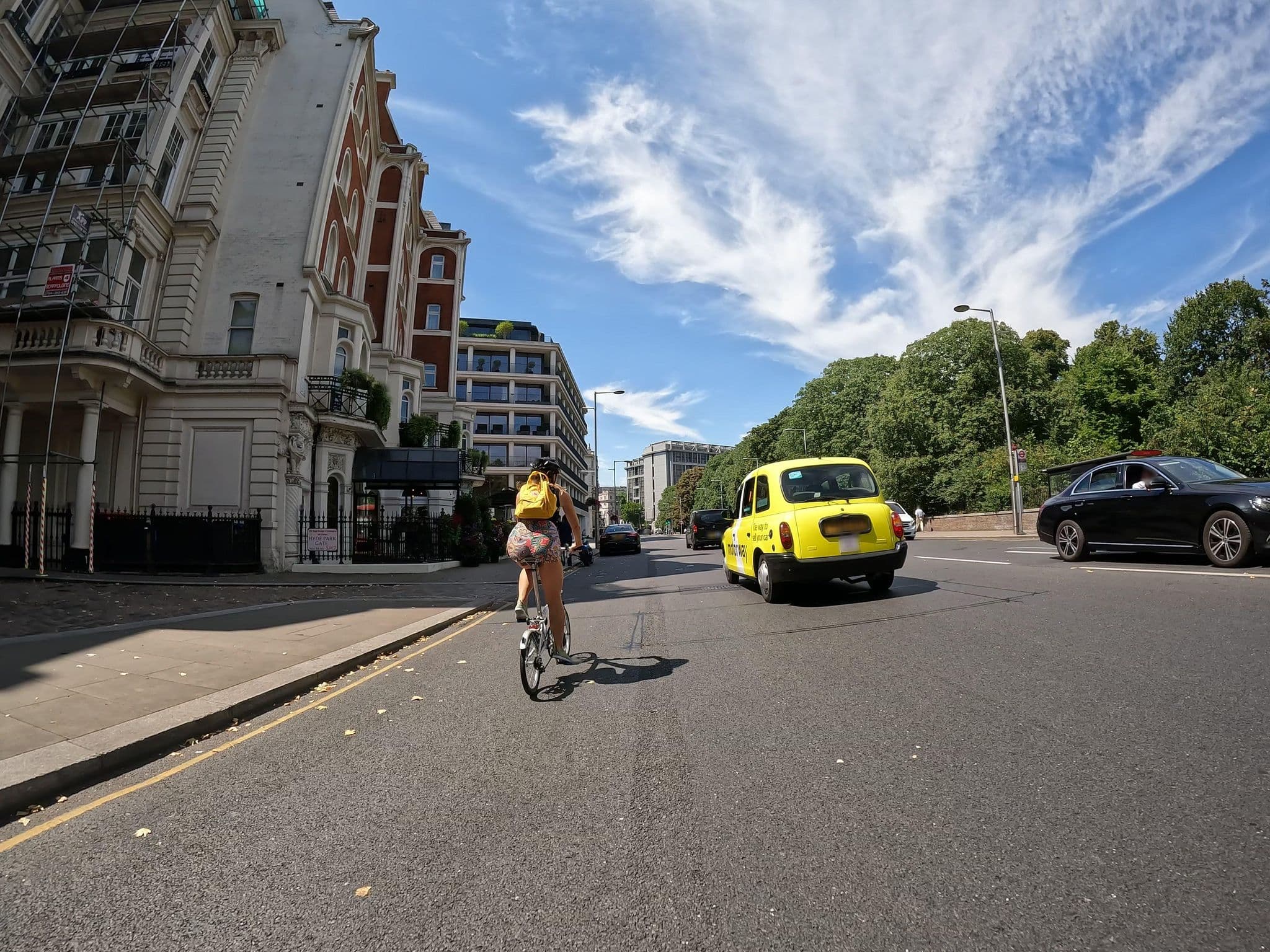 Street view near Baglioni Hotel London, Bayswater — © erias (CC BY-SA · Mapillary)