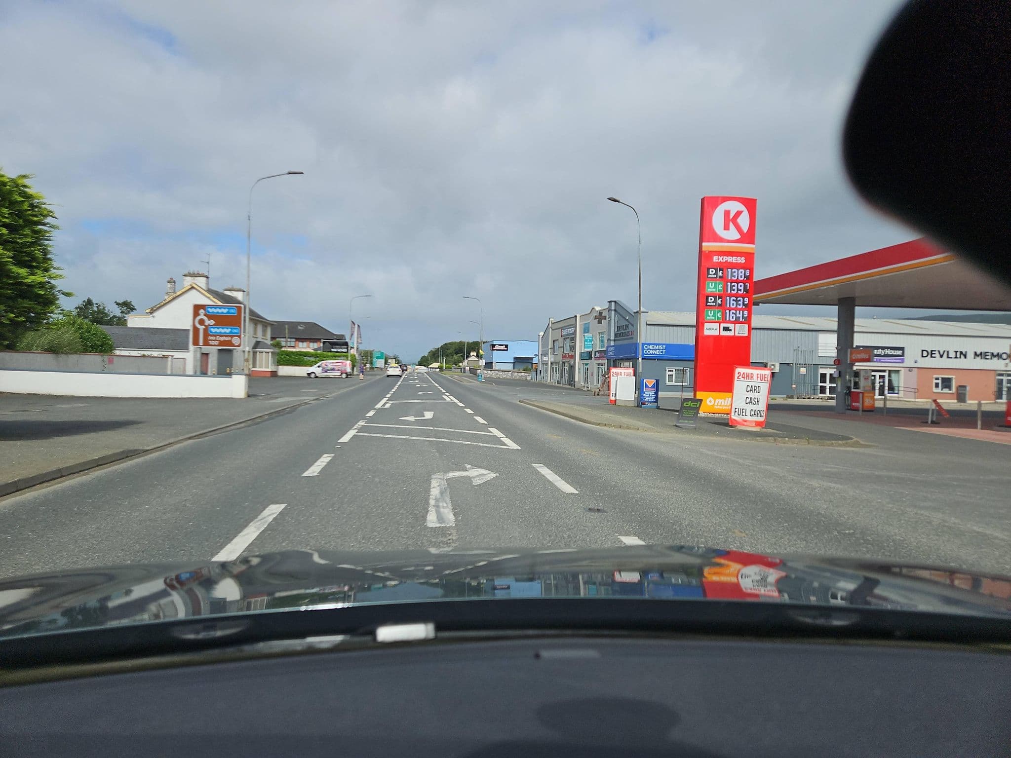 Street view near Frontier Hotel, Derry — © toho (CC BY-SA · Mapillary)