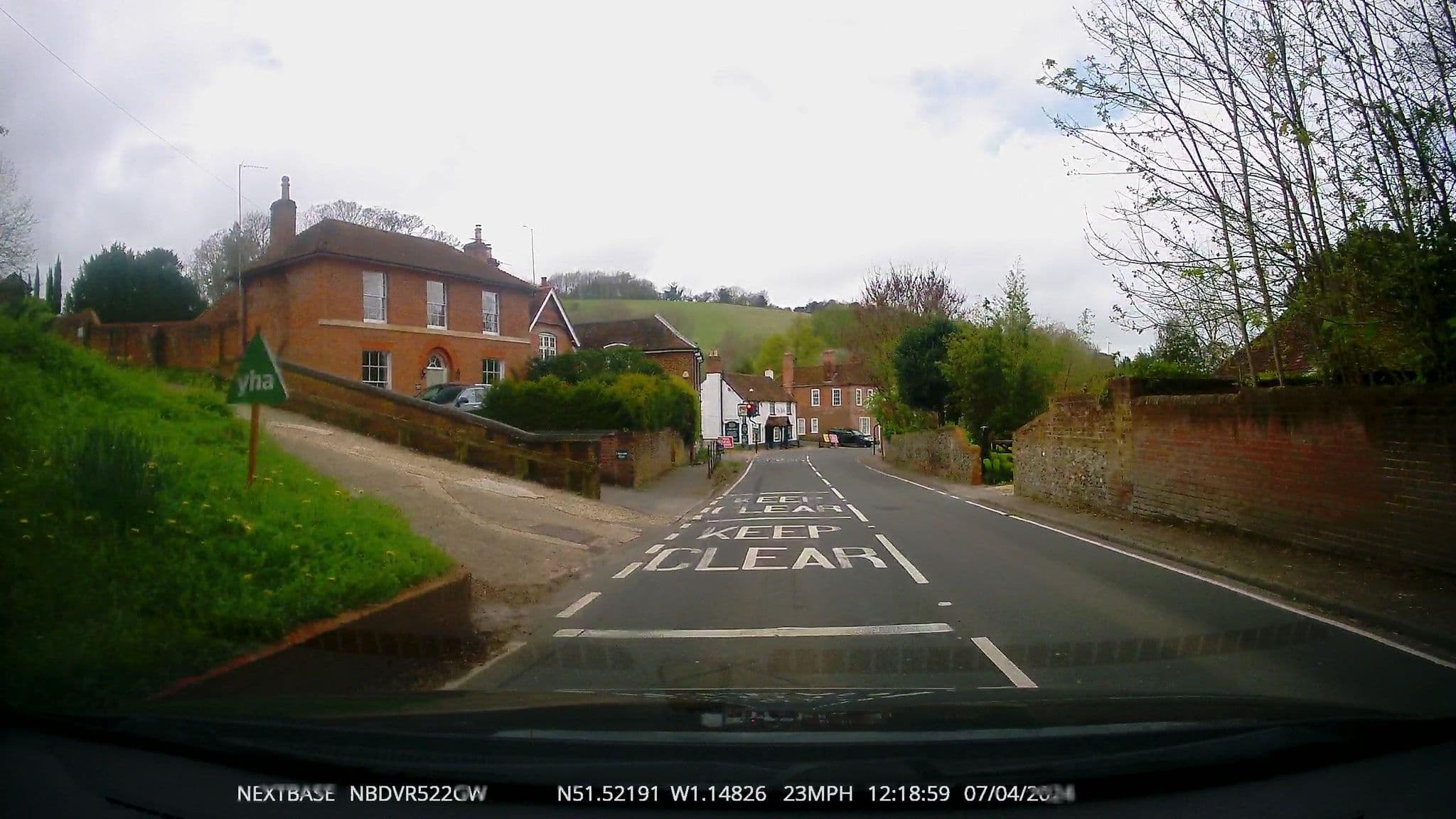 Street view near Streatley YHA, Streatley — © RyanBush (CC BY-SA · Mapillary)