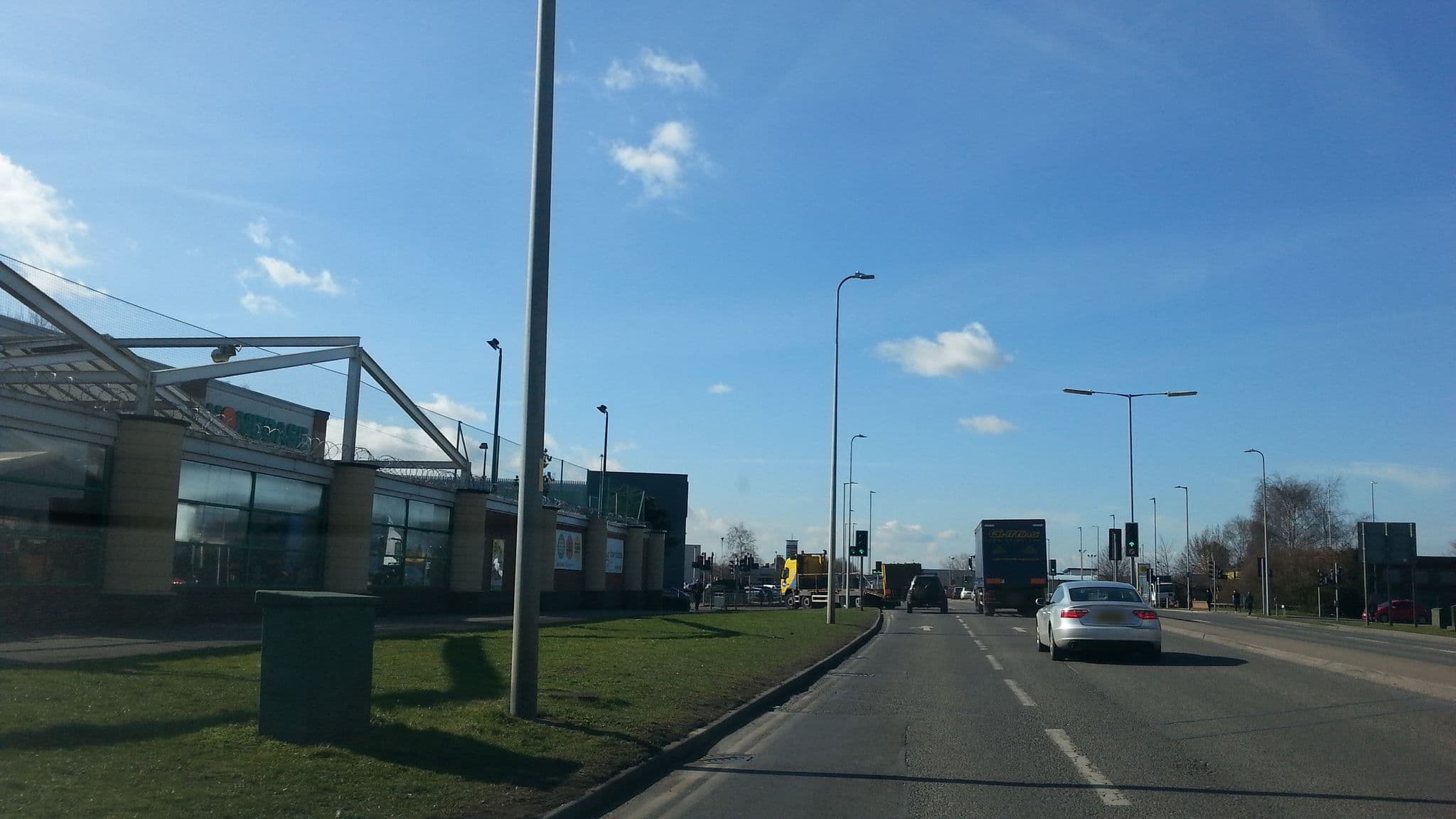 Street view near Holiday Inn, Lincoln — © adam2 (CC BY-SA · Mapillary)