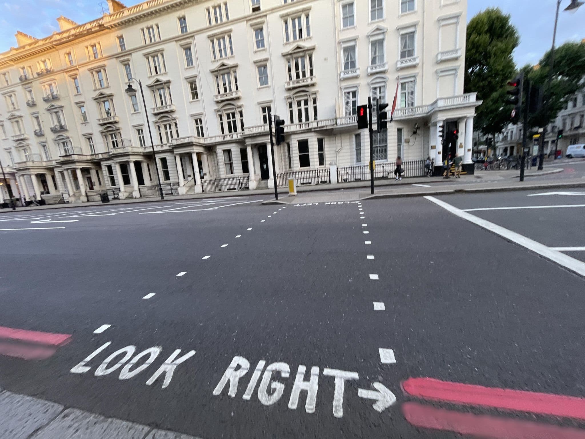 Street view near More House, Chelsea — © asturksever (CC BY-SA · Mapillary)