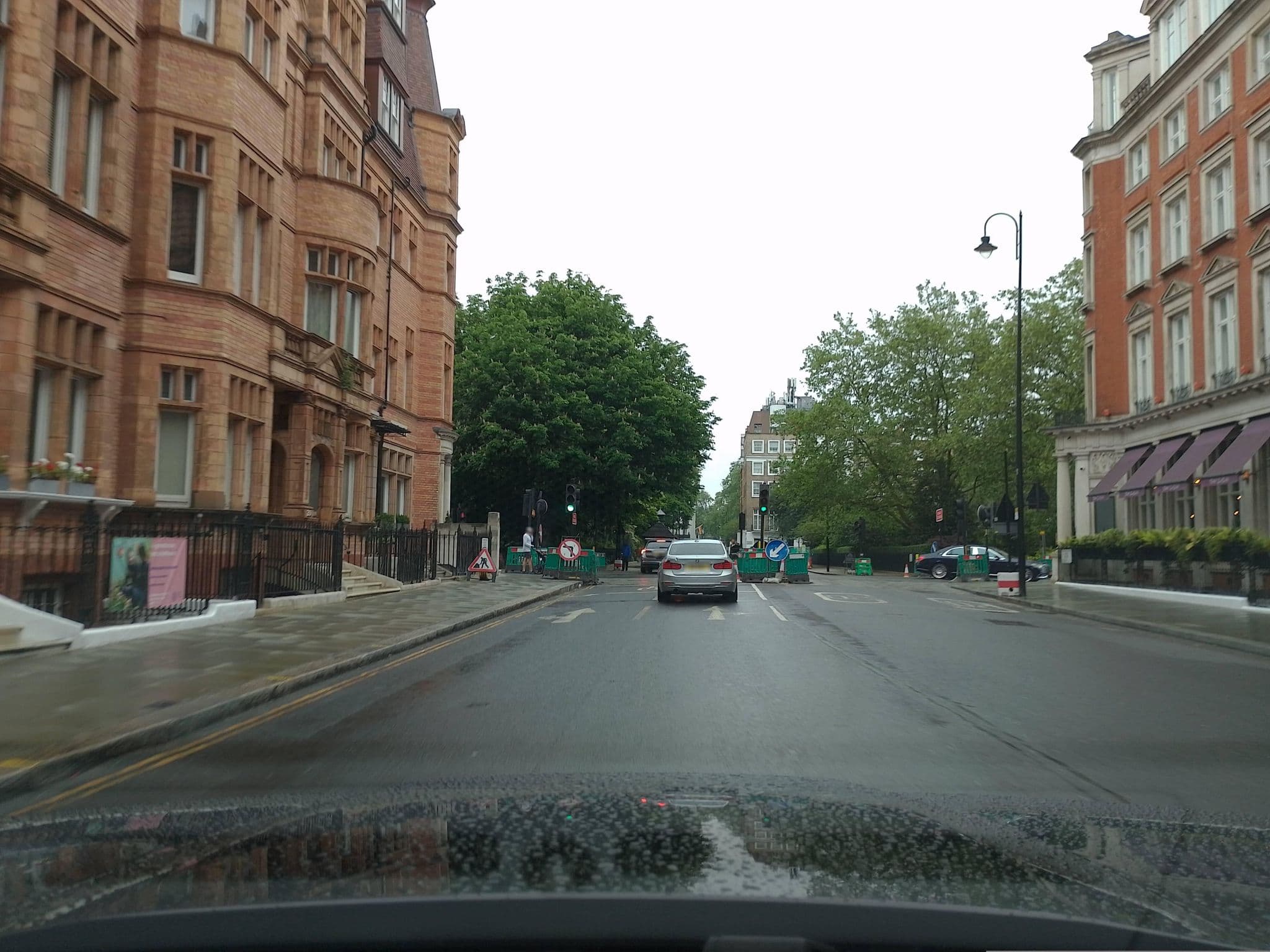 Street view near Belmond Cadogan Hotel, Knightsbridge and Belgravia — © laye (CC BY-SA · Mapillary)