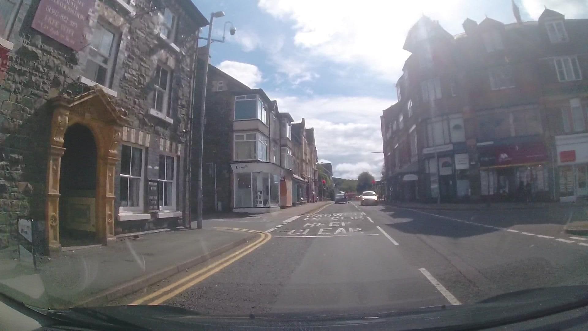 Street view near Hampton Hotel, Llandrindod Wells — © trigpoint (CC BY-SA · Mapillary)