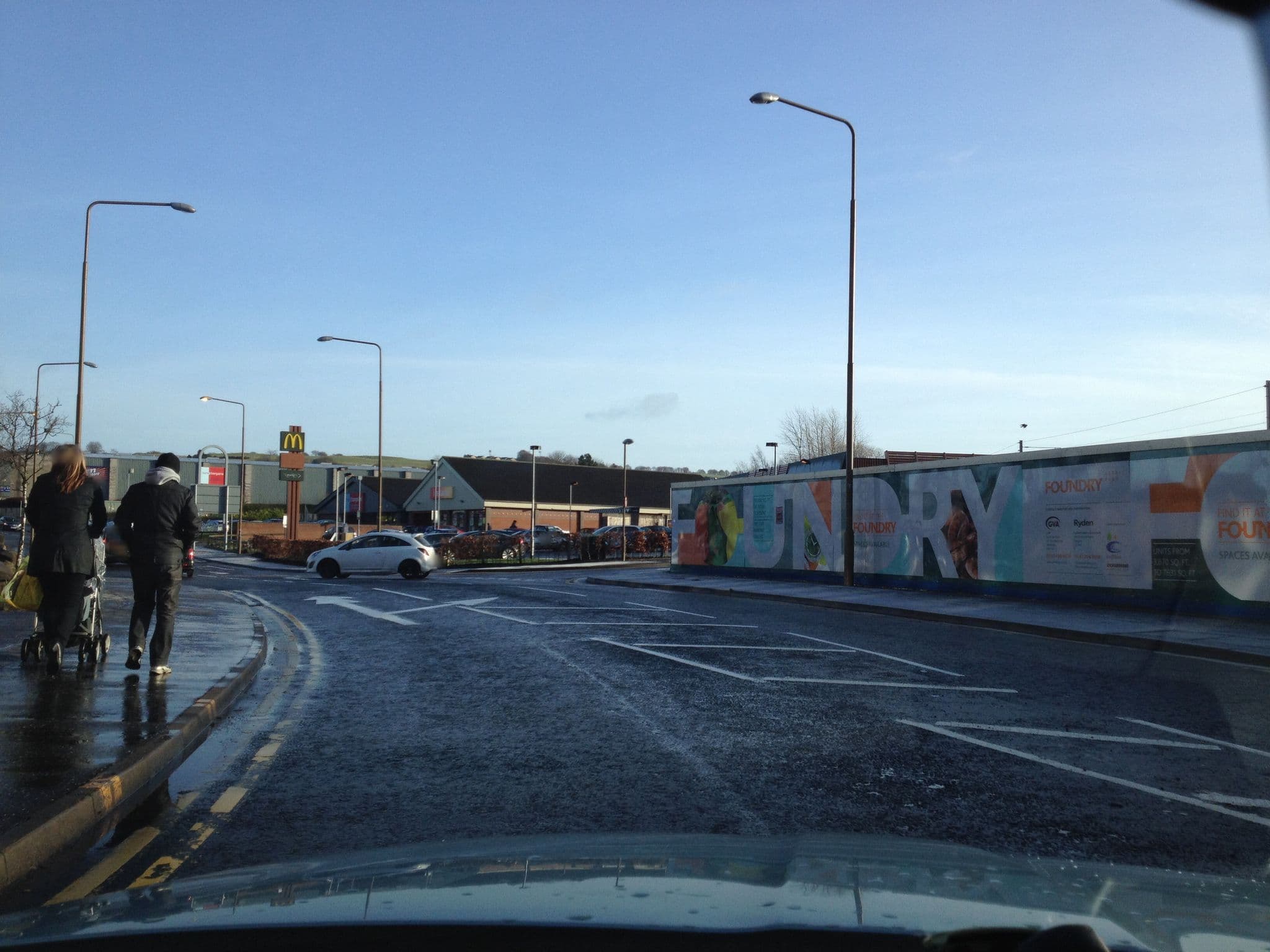 Street view near Simpson Hotel, Bathgate — © hobgoblin (CC BY-SA · Mapillary)