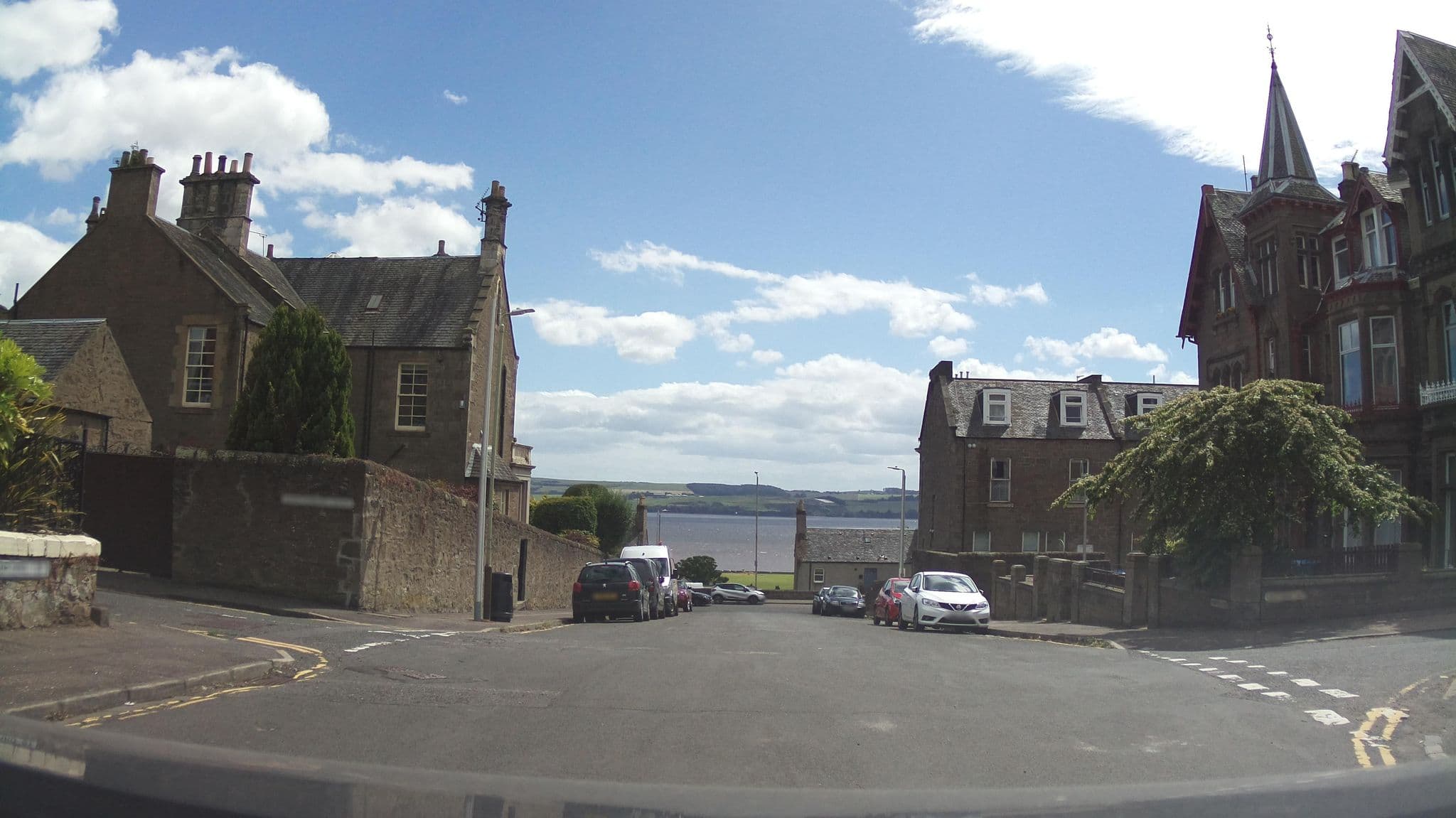 Street view near Shaftesbury Hotel, Dundee — © southglos (CC BY-SA · Mapillary)