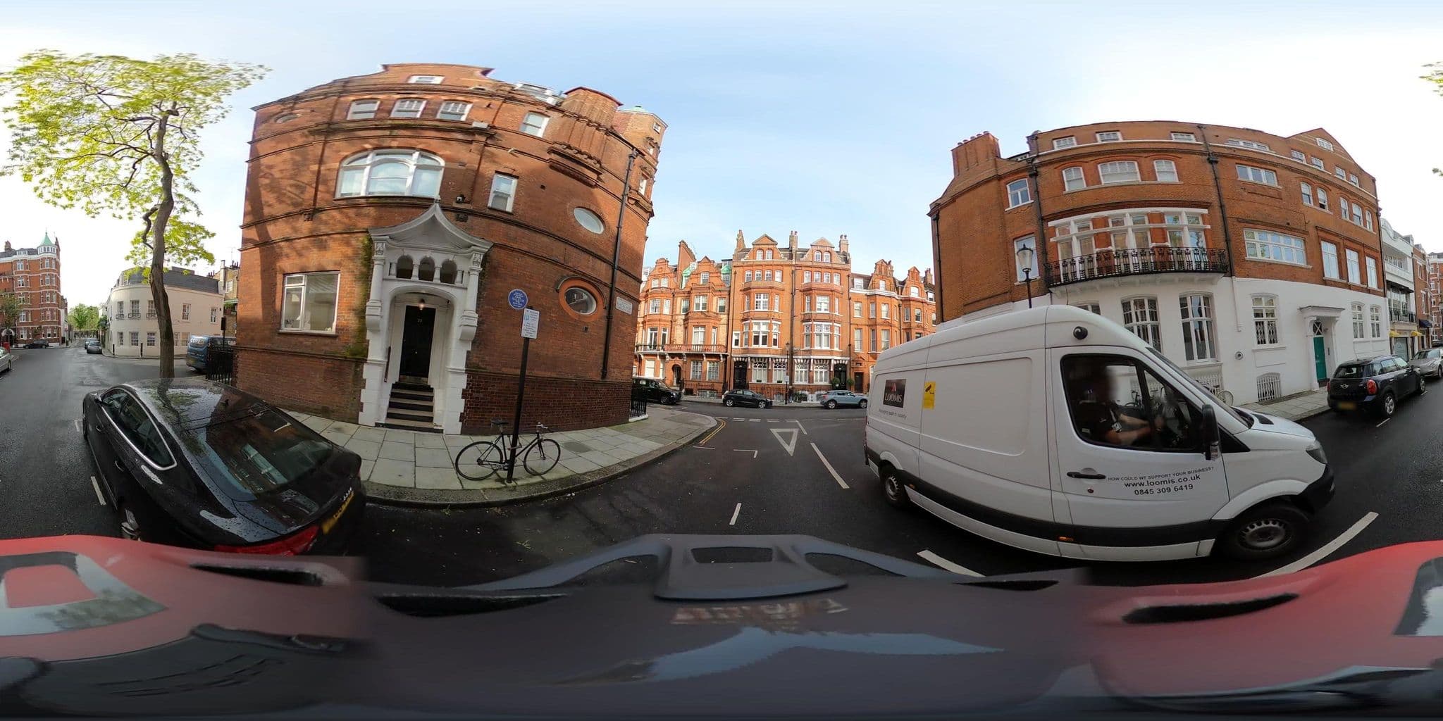 Street view near San Domenico House, Chelsea — © cueditsmaps (CC BY-SA · Mapillary)