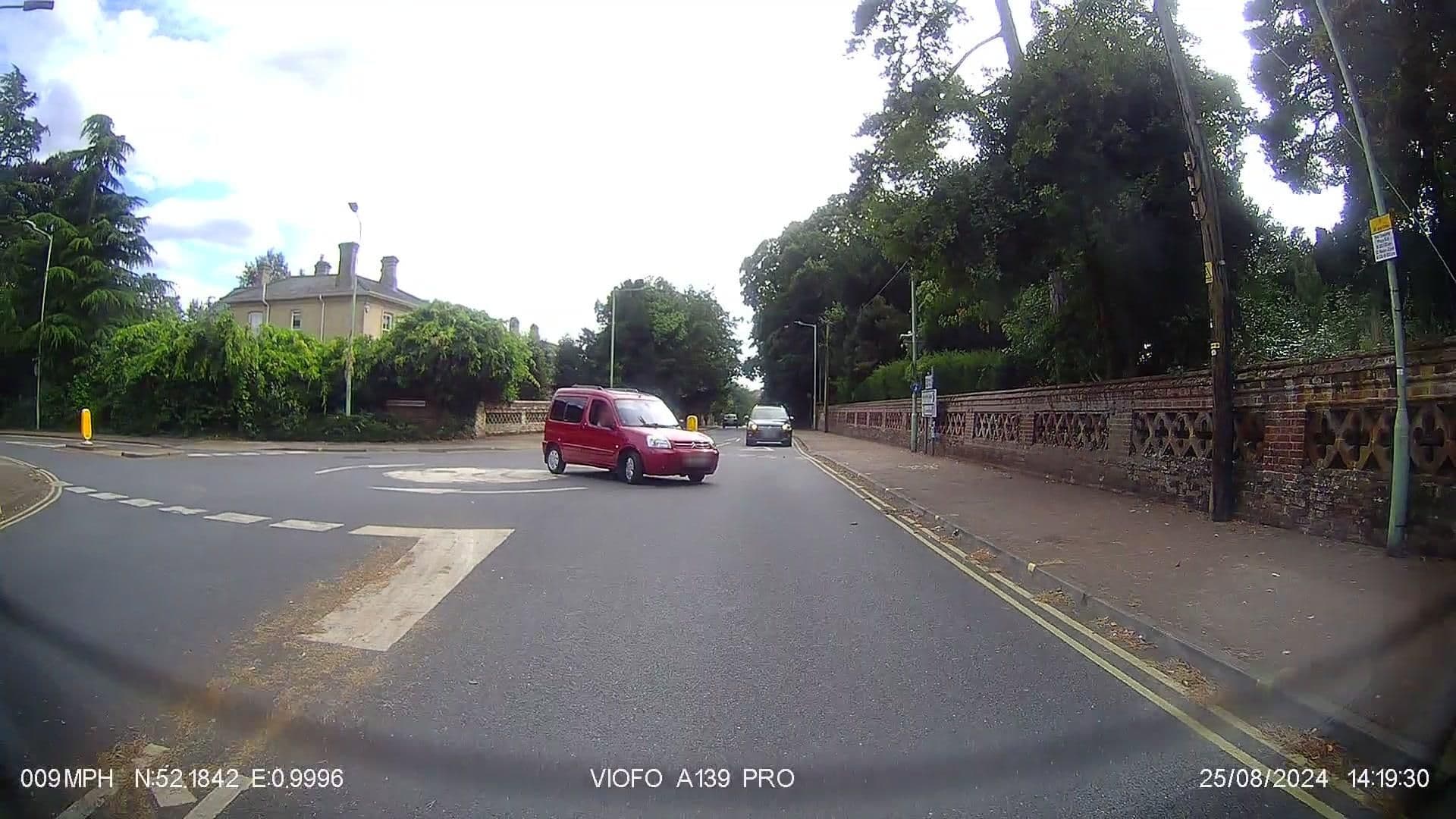 Street view near The Verandah House, Stowmarket — © IpswichEdits (CC BY-SA · Mapillary)