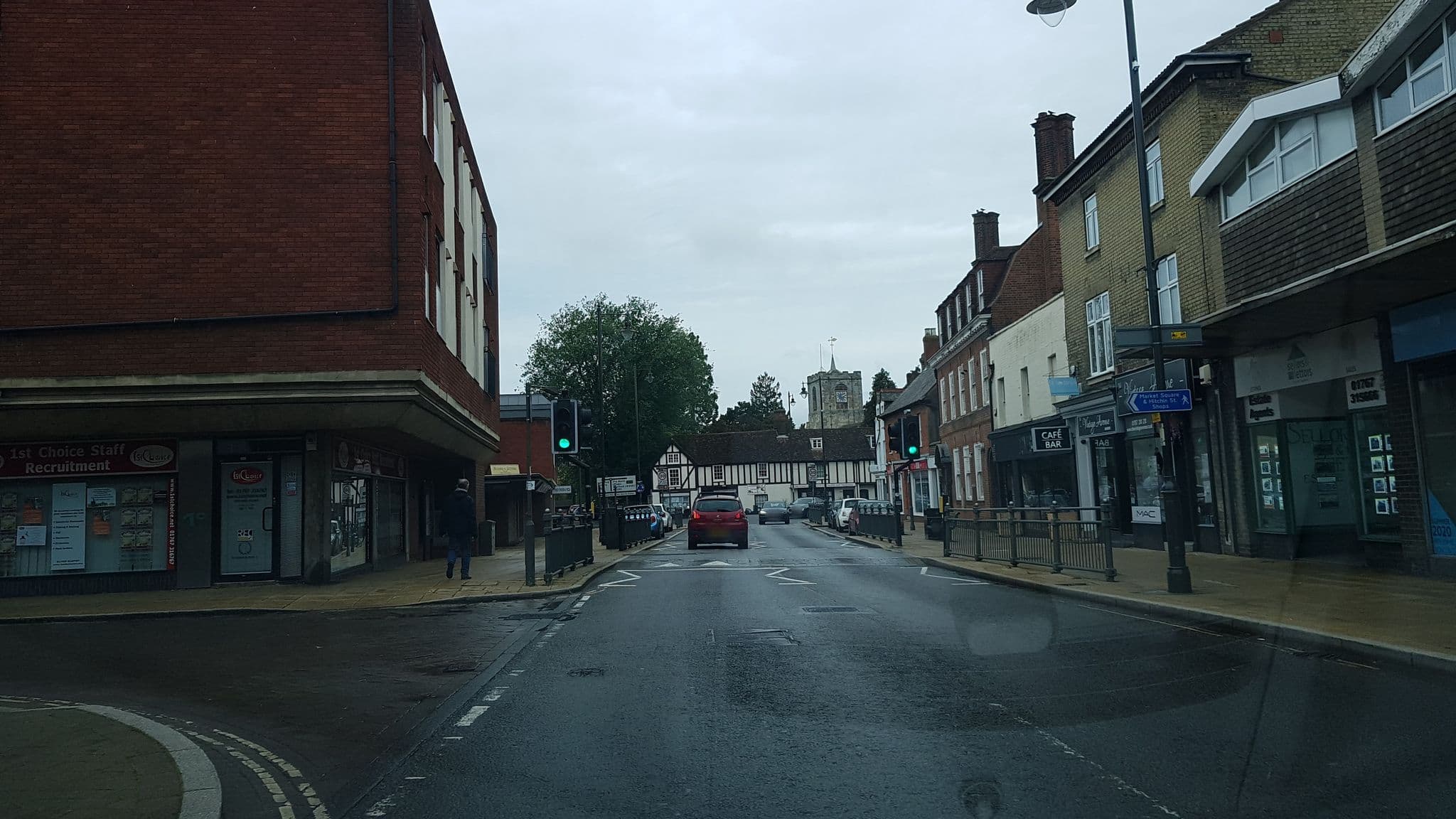 Street view near The Crown Hotel, Biggleswade — © bwade (CC BY-SA · Mapillary)