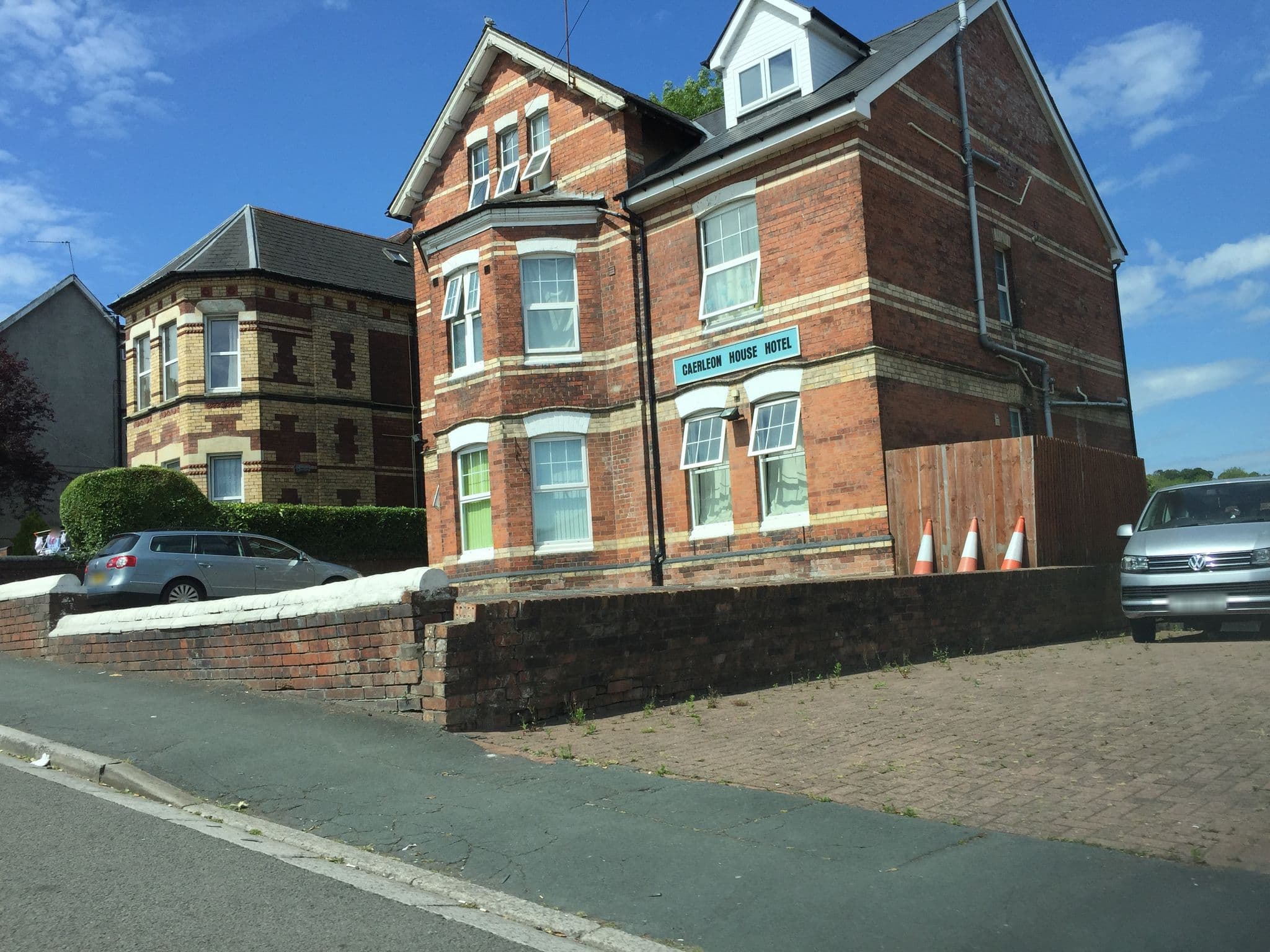 Street view near Caerleon House Hotel, Newport — © southglos (CC BY-SA · Mapillary)
