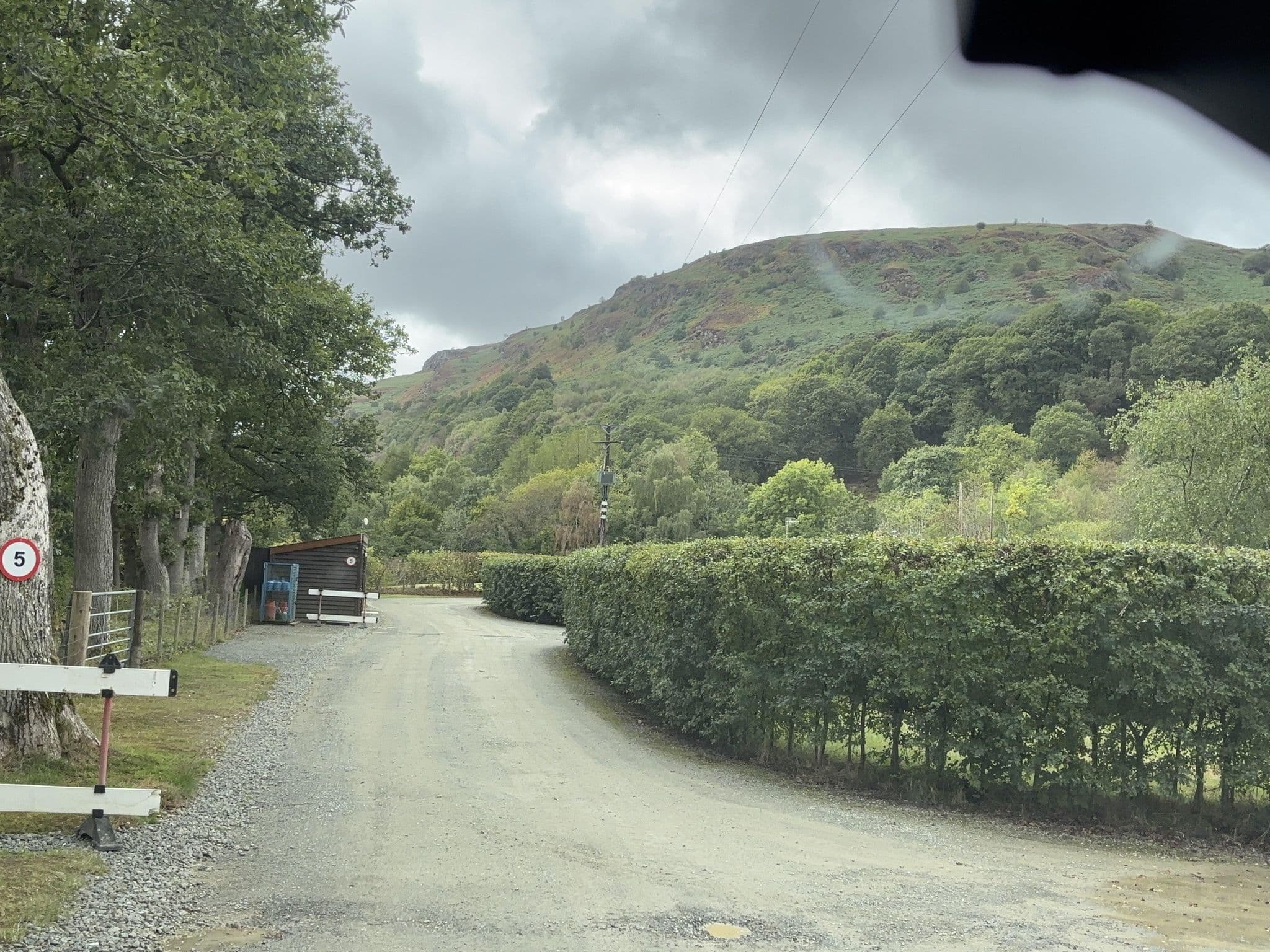Street view near Elan Oaks, Rhayader — © swinetown (CC BY-SA · Mapillary)
