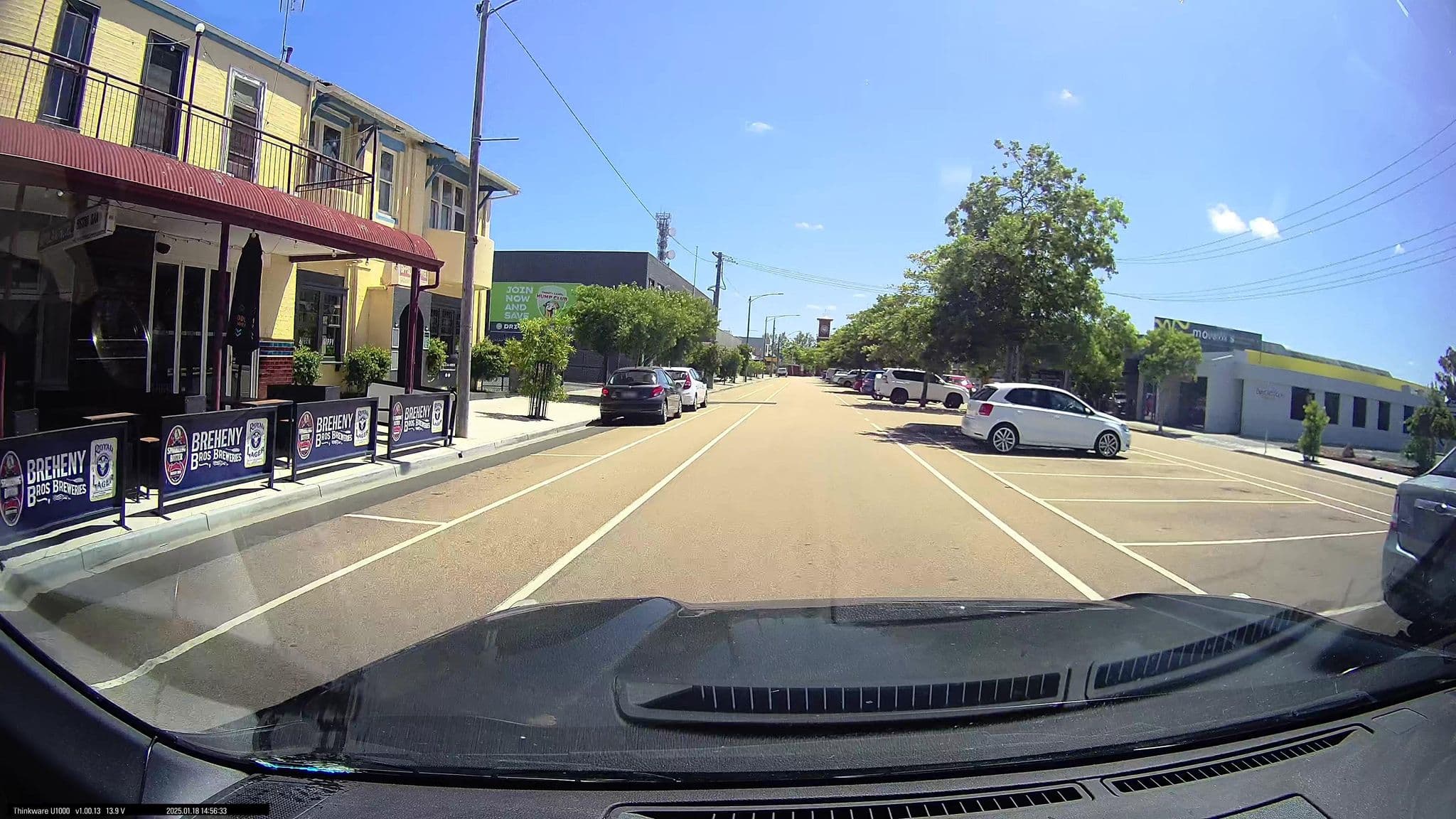 Street view near The Gippsland Hotel, Sale — © maxim752 (CC BY-SA · Mapillary)