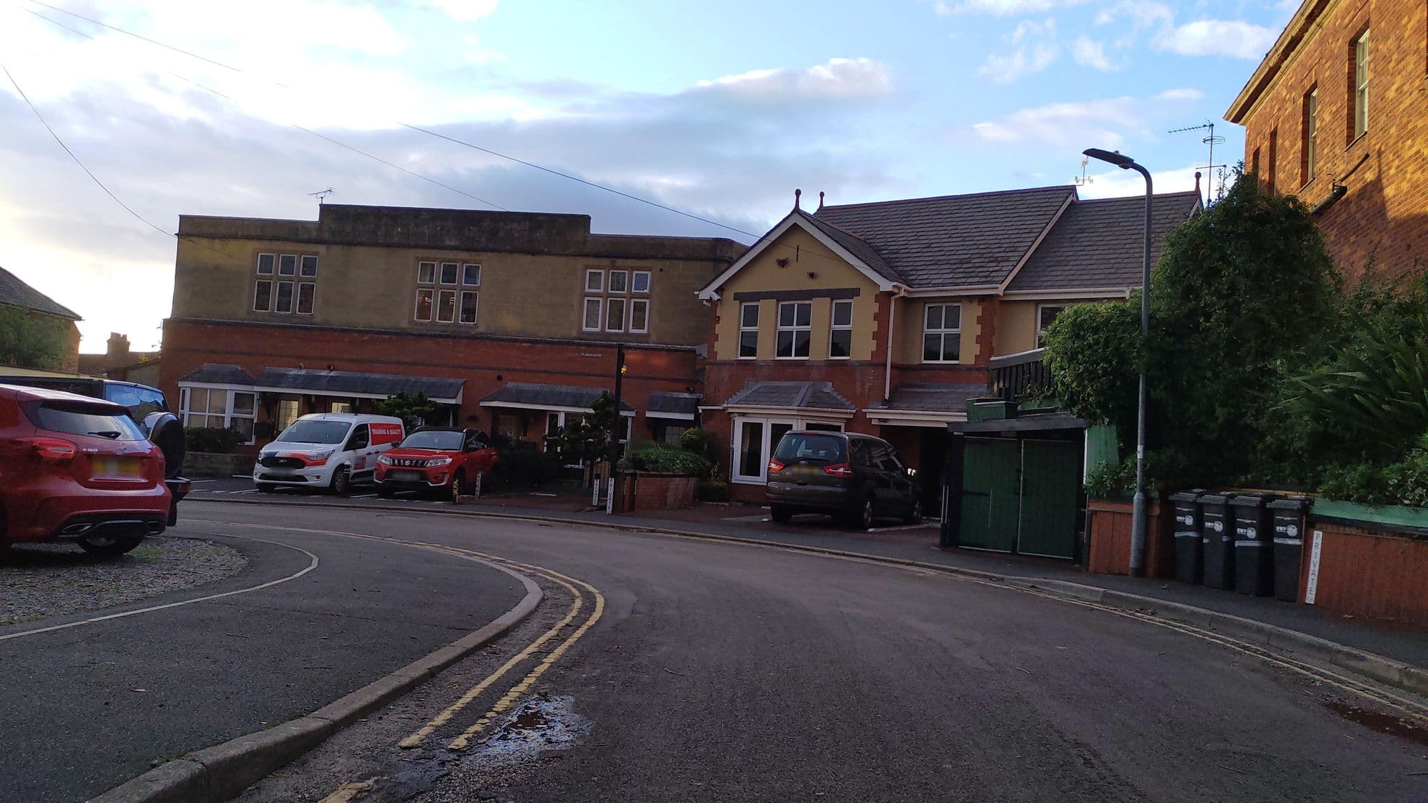 Street view near Manor Hotel, Yeovil — © tonys999 (CC BY-SA · Mapillary)