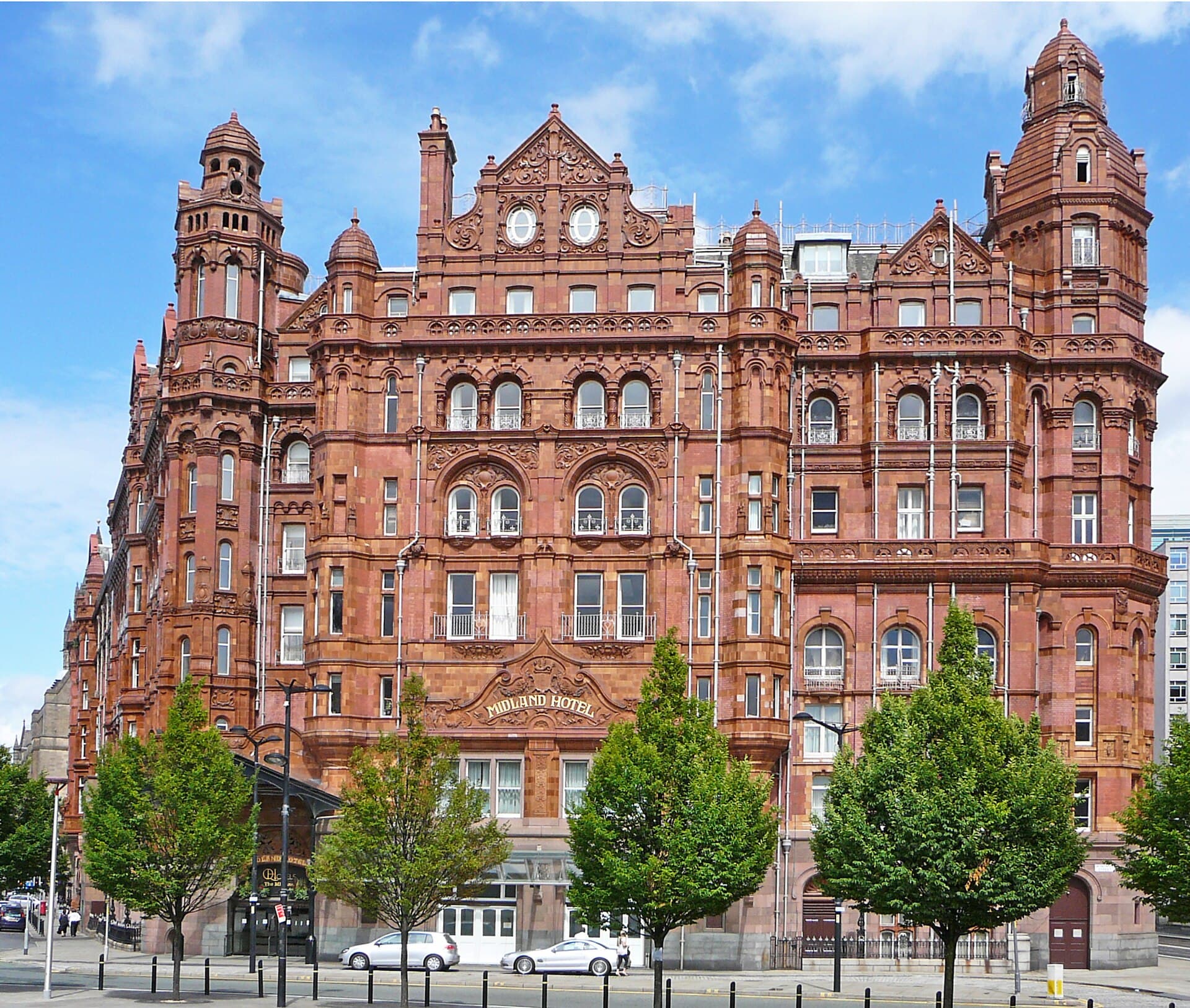 Midland Hotel (via Wikimedia Commons, CC BY 2.0)