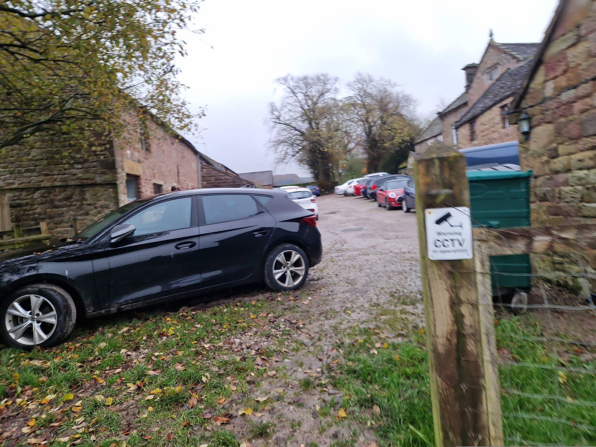 Street view near Chels Barn, Leek — © edloach (CC BY-SA · Mapillary)