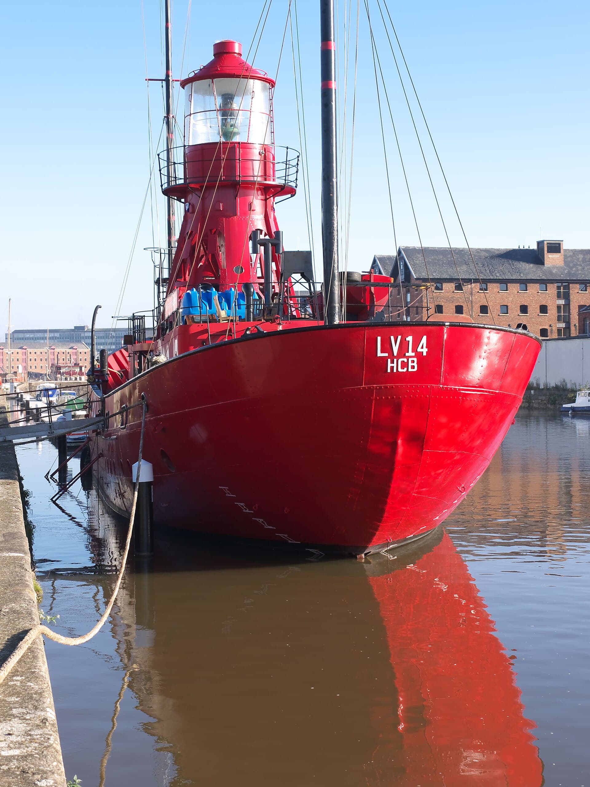 SULA Lightship (via Wikimedia Commons, CC BY-SA 4.0)