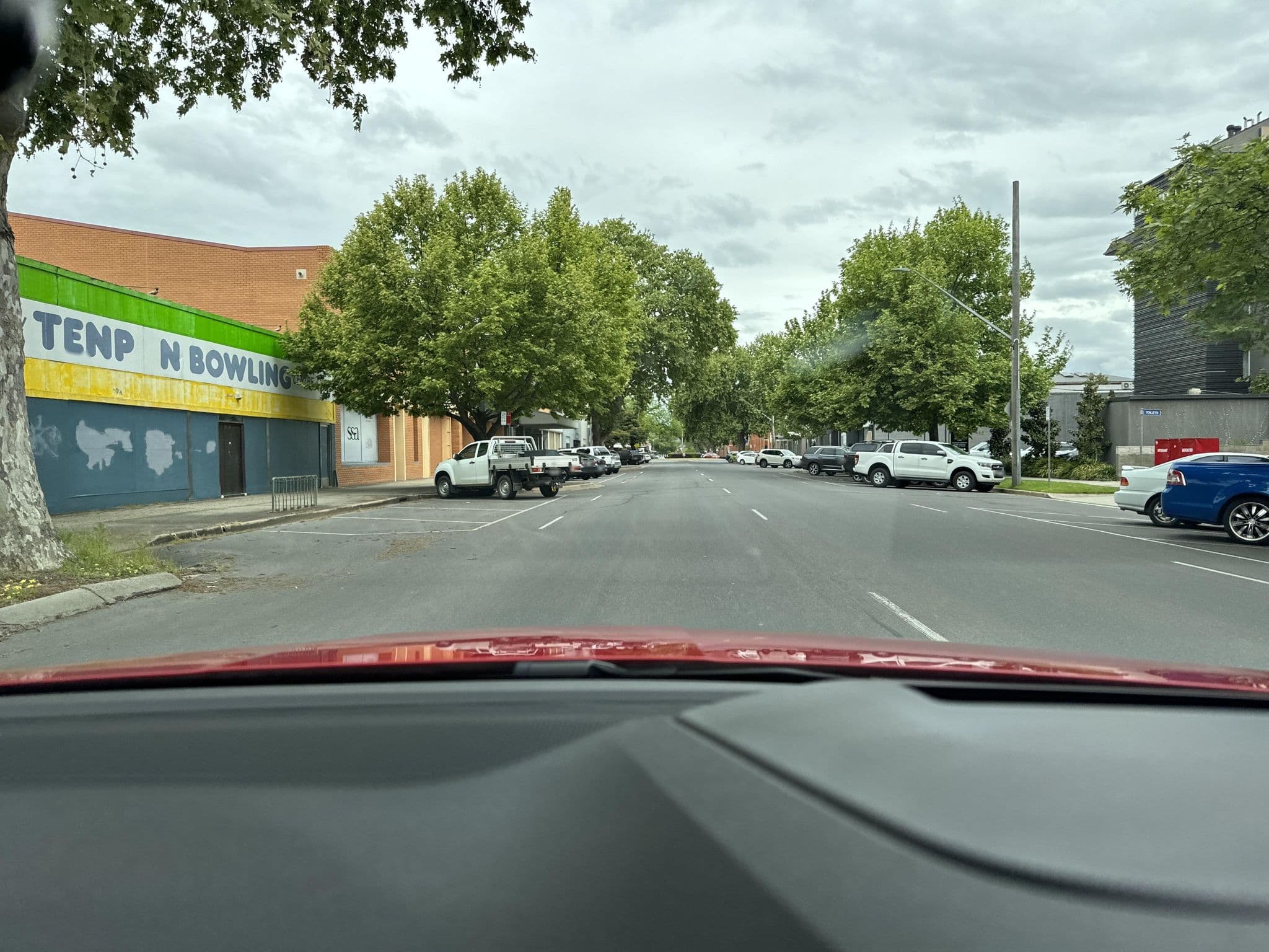 Street view near Seaton Arms Motor Inn, Albury — © aaaaplay (CC BY-SA · Mapillary)