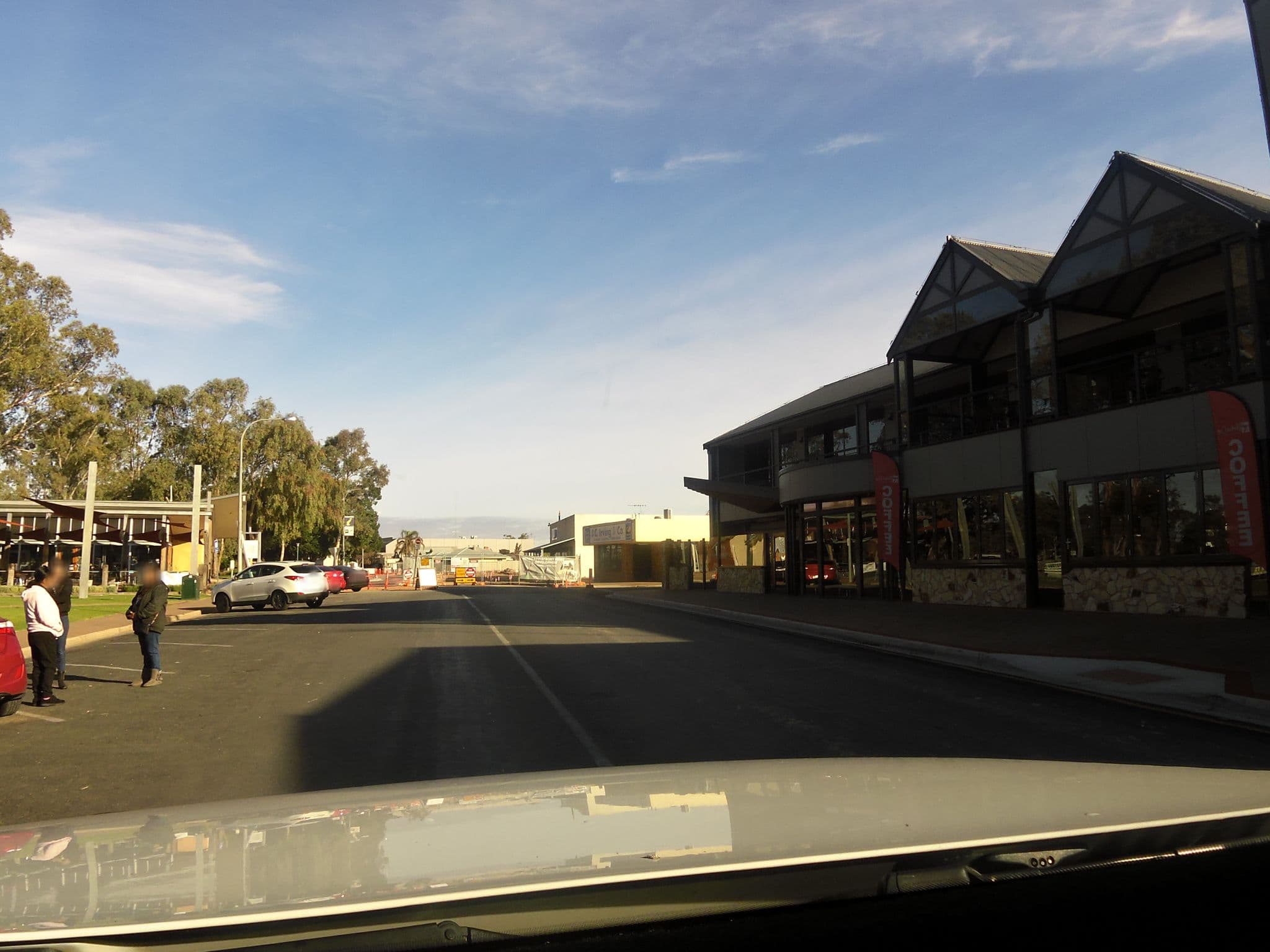 Street view near Berri Hotel, Berri — © jrdixon (CC BY-SA · Mapillary)