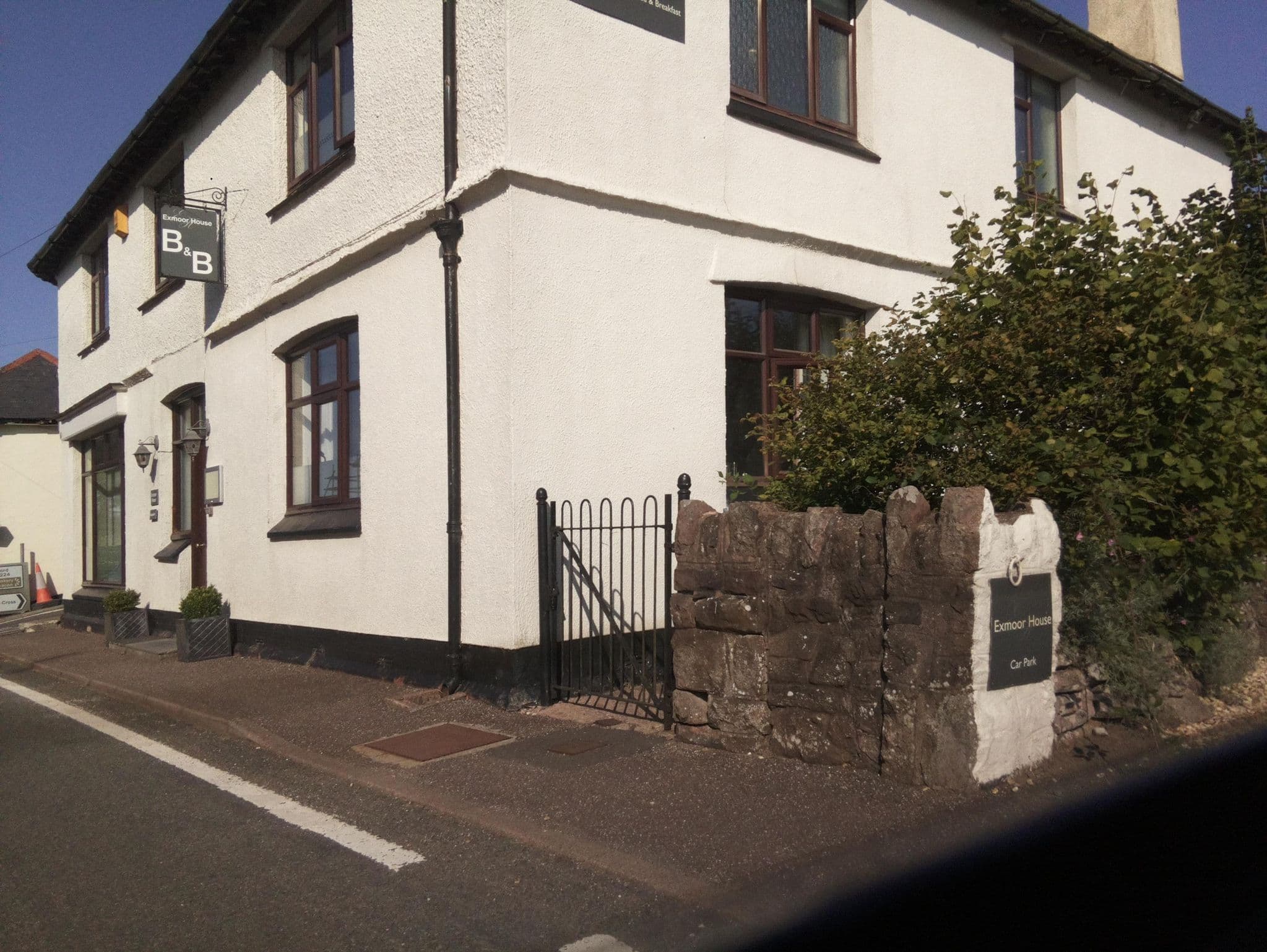 Street view near Exmoor House, Minehead — © southglos (CC BY-SA · Mapillary)