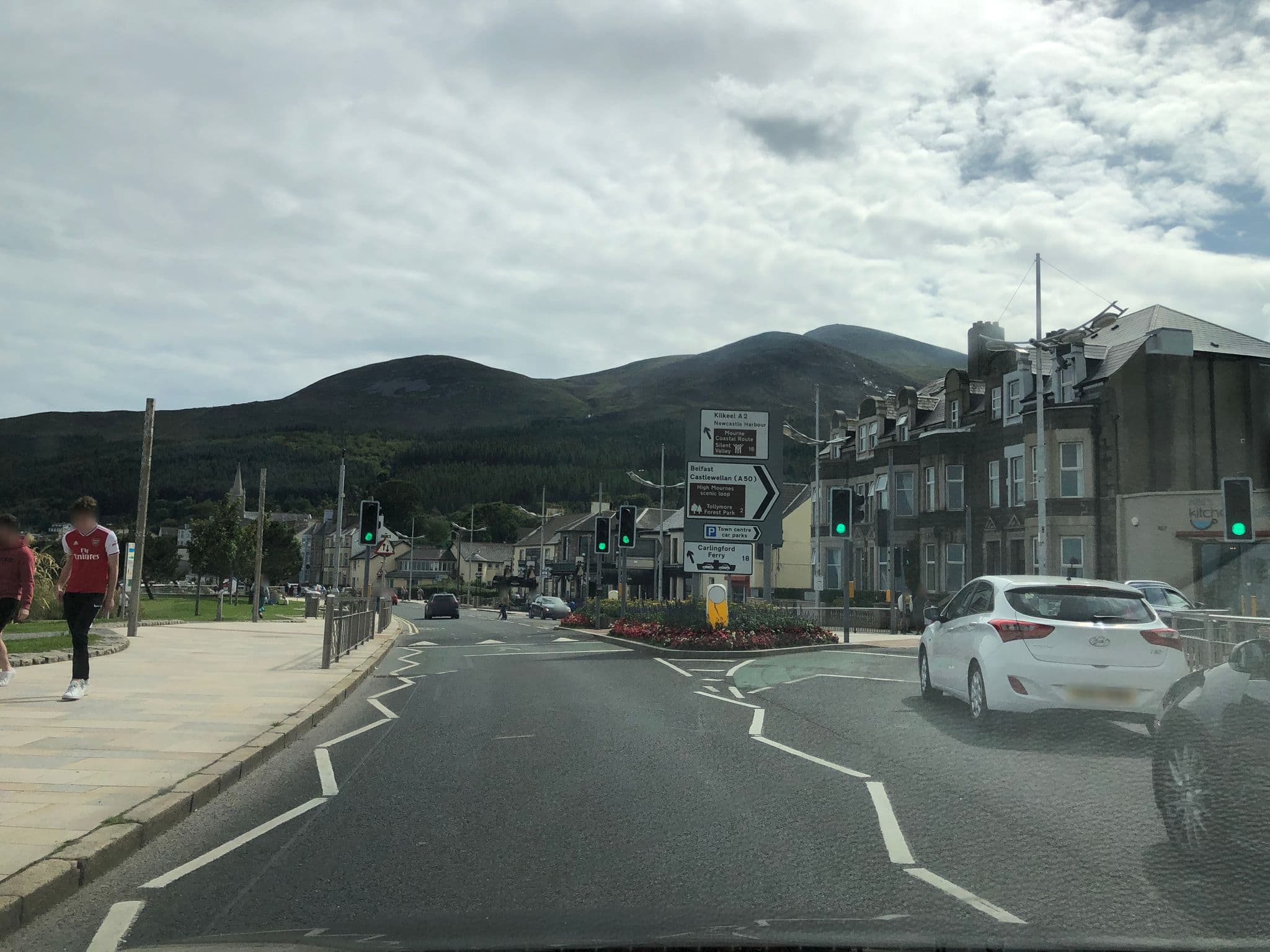Street view near Mourne Mountain Art Apartments, Newcastle — © laye (CC BY-SA · Mapillary)